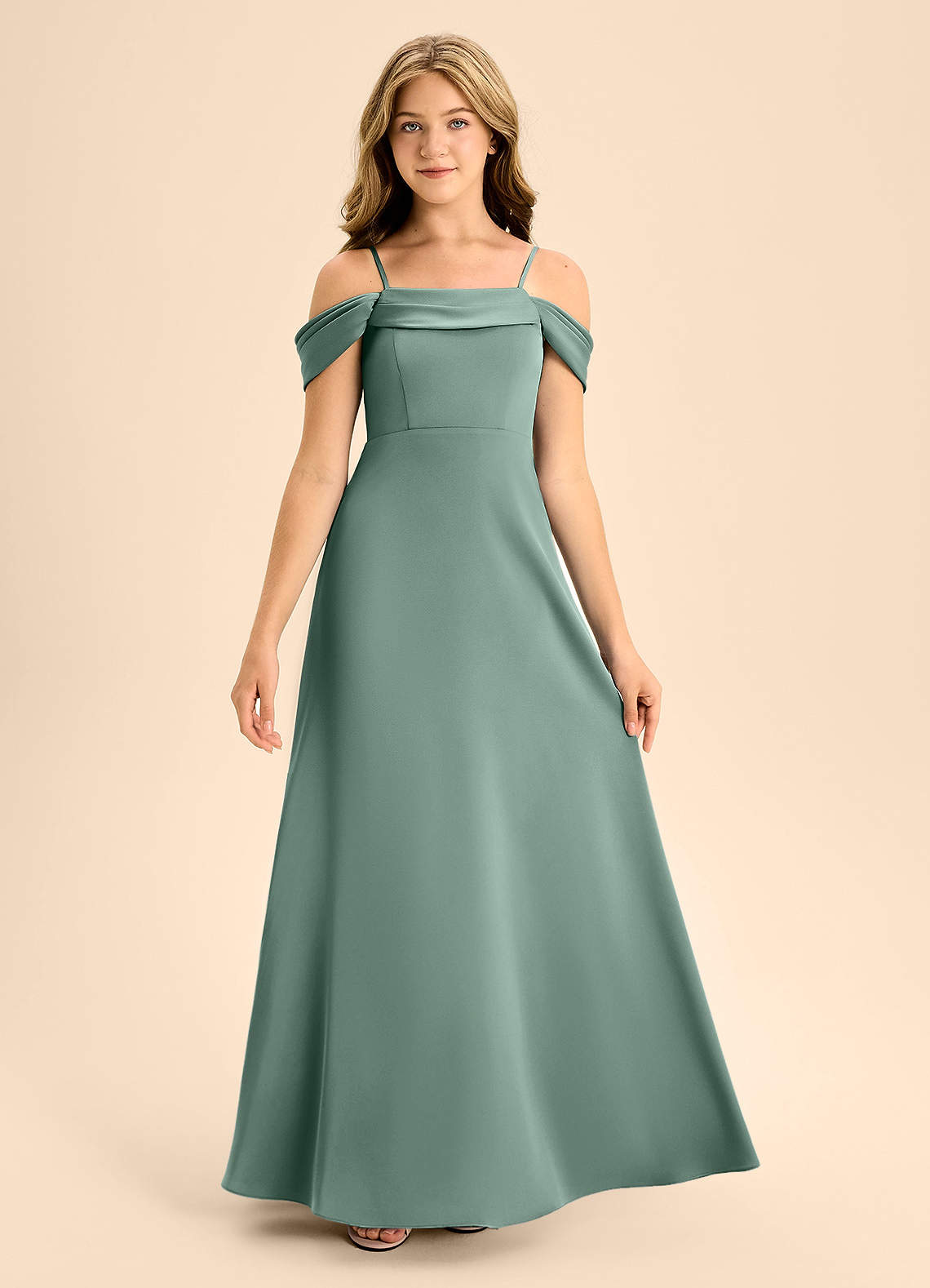 Azazie Anselie Junior Vestido de Eucalipto de Satén Elástico de Corte en A con Vestidos sin tirantes image6