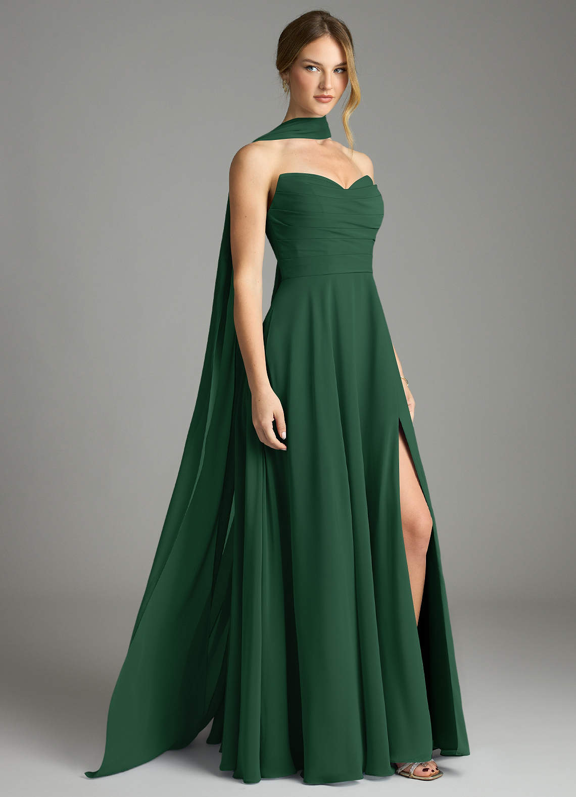 Azazie Ayla Abiti da Damigella Abito A-Line in Chiffon Scollo a Cuore Verde Scuro image1