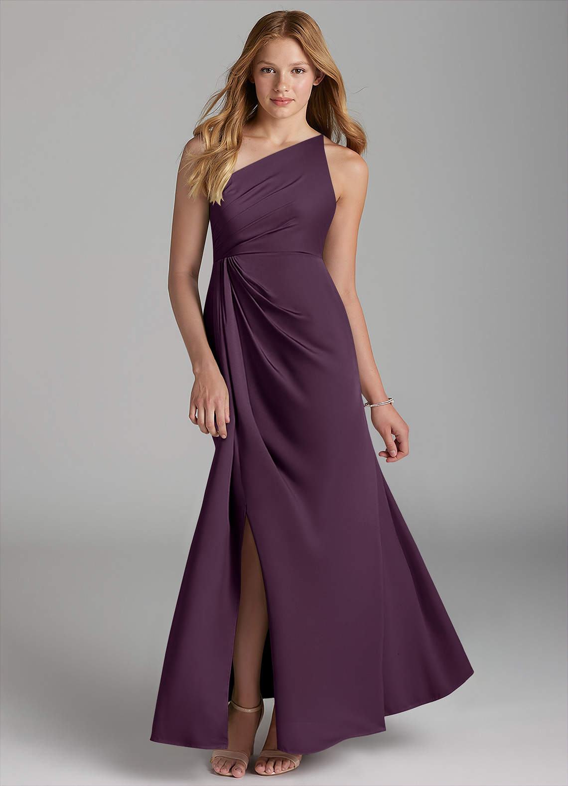 Azazie Mika Junior Robe Trapèze en Satin extensible Plissée Prune image1