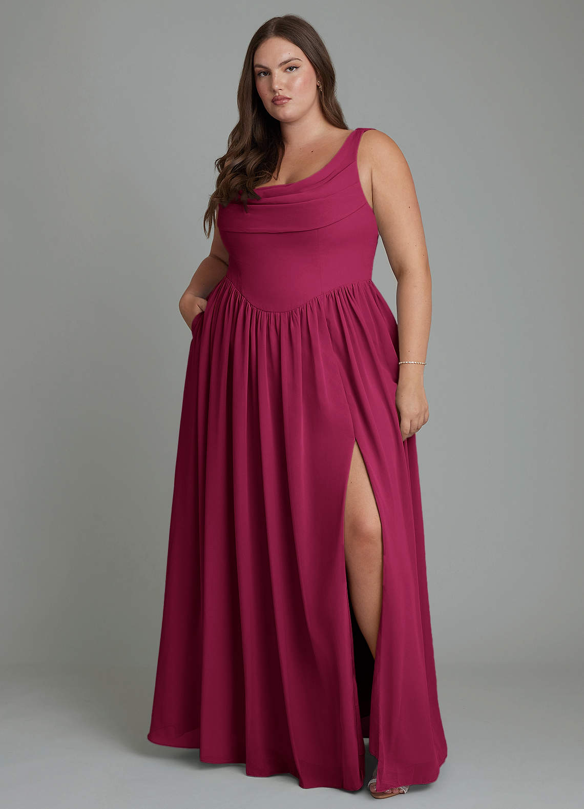 Azazie Novi Vestidos de damas de honor Vestido Borgoña de Gasa de Línea A con Plisado image1