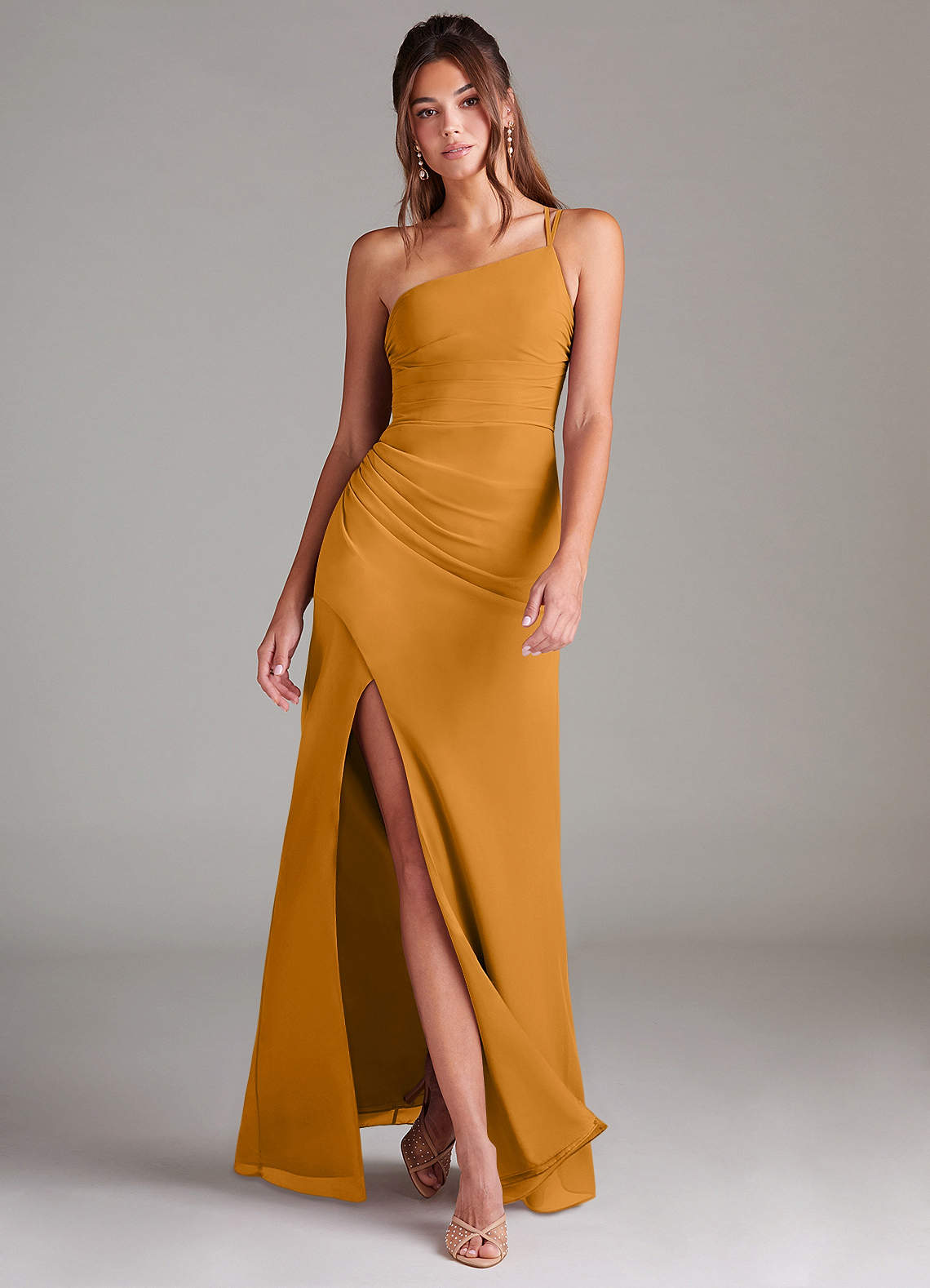 Azazie Eren Vestidos de damas de honor Vestido de Caramelo de Gasa de Corte Recto con Hombro unilateral image1