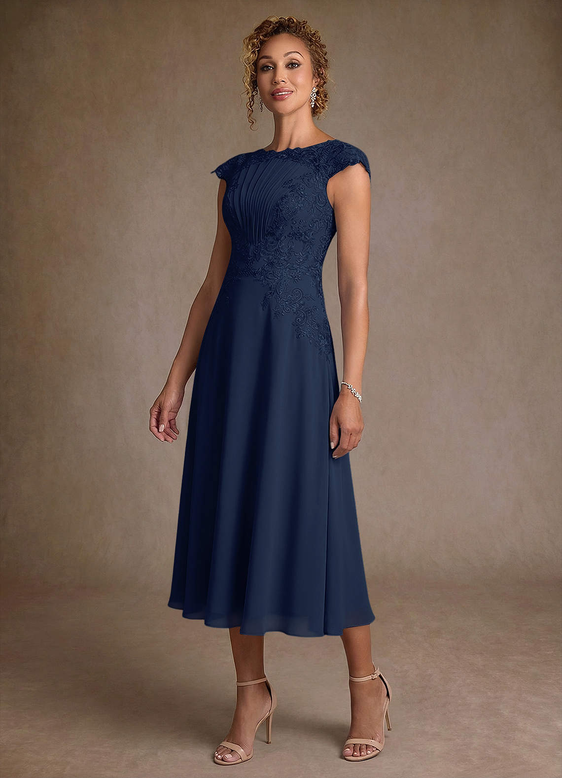Azazie Crista Mère de la mariée Robes Robe Trapèze en Mousseline de soie Dentelle Bleu Marine Foncé image3