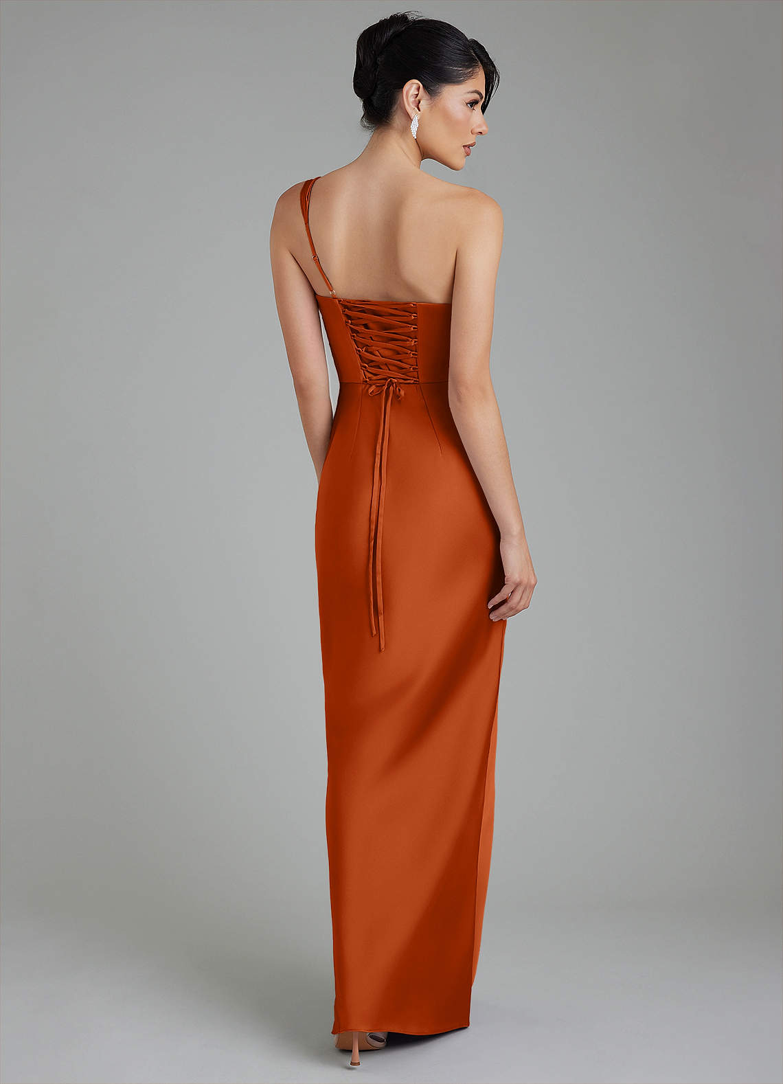 sabrina orange dress Sabrina Carpenter's Stunning Orange Look for Sabrinaween