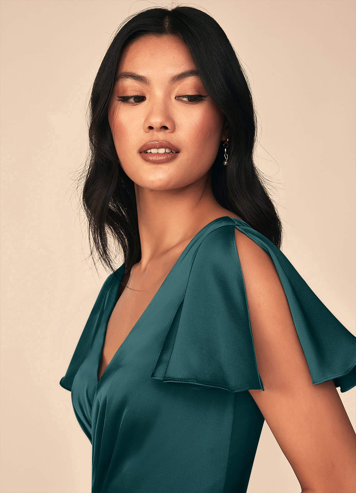 Azazie Soren Vestidos de damas de honor Vestido de Pino de Satén Elástico de Corte en A con Plisado image5