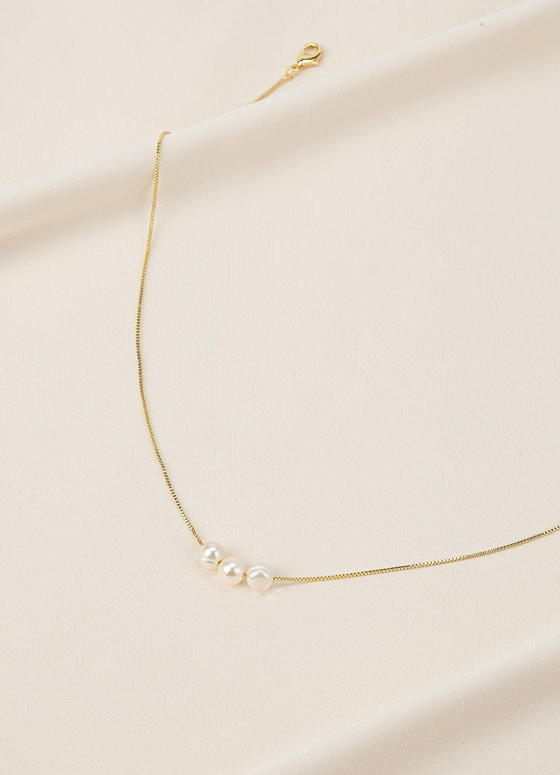 front Pearl Trio Necklace