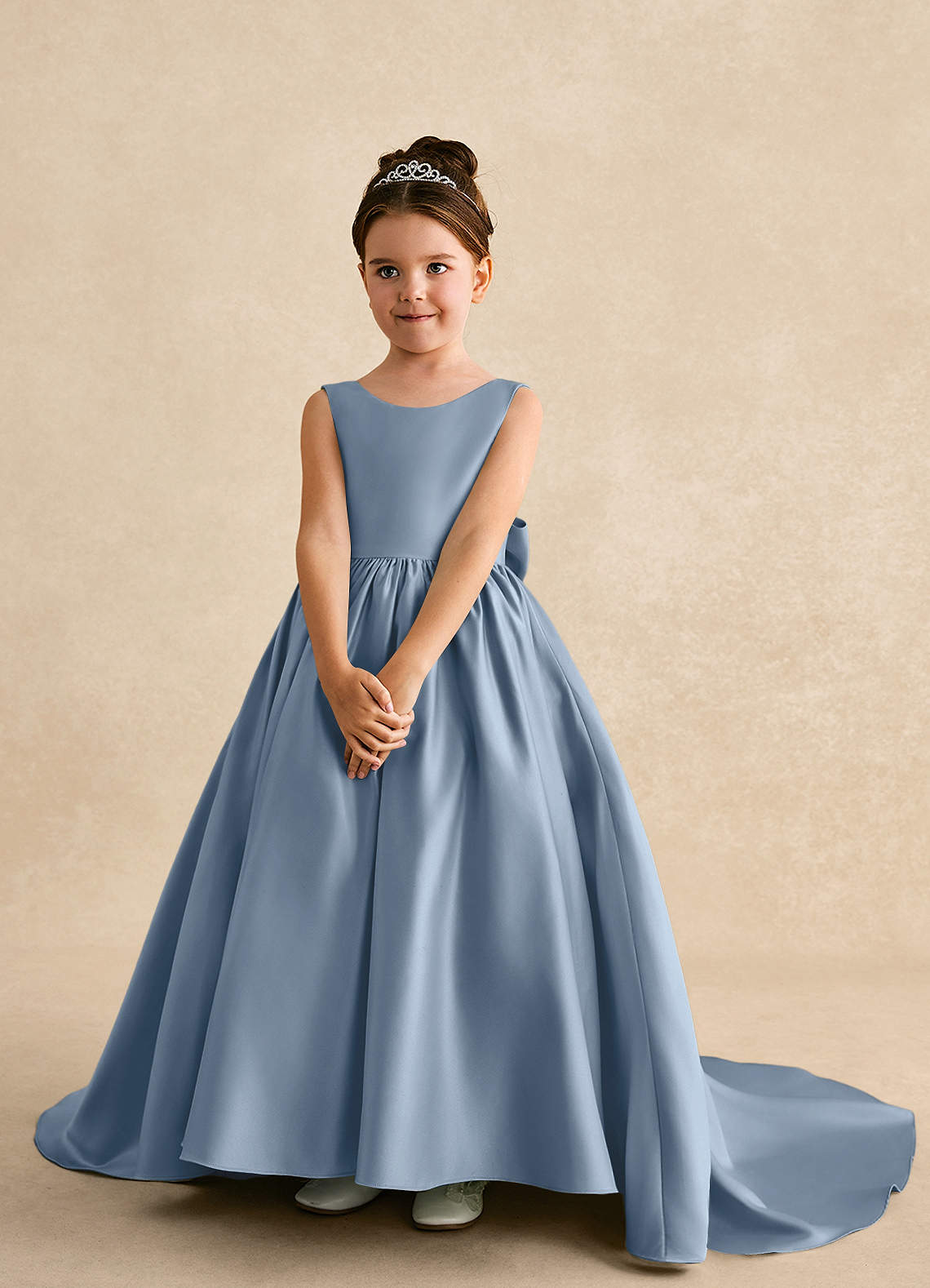 Azazie Mimia Robe Demoiselle D'honneur Fillette Robe Trapèze en Mat Satiné Arc Bleu Poussiéreux image2