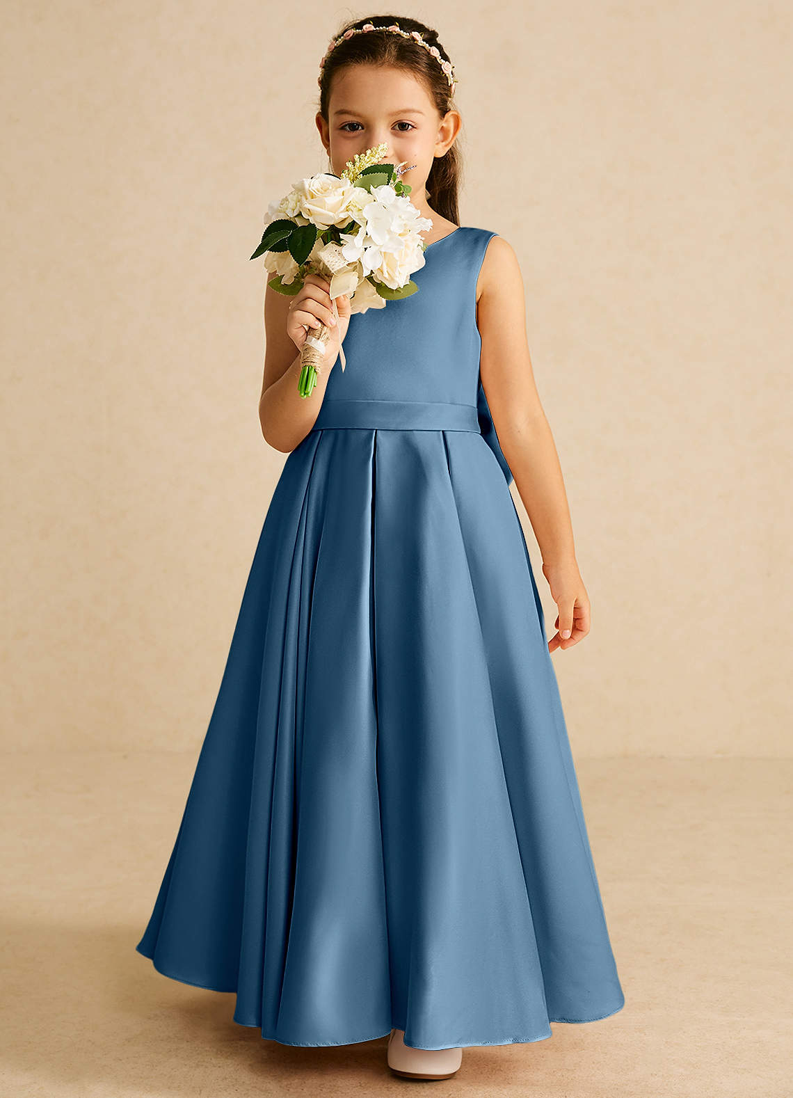 Azazie Pipsy Robe Demoiselle D'honneur Fillette Robe Trapèze en Mat Satiné Arc Bermude image4