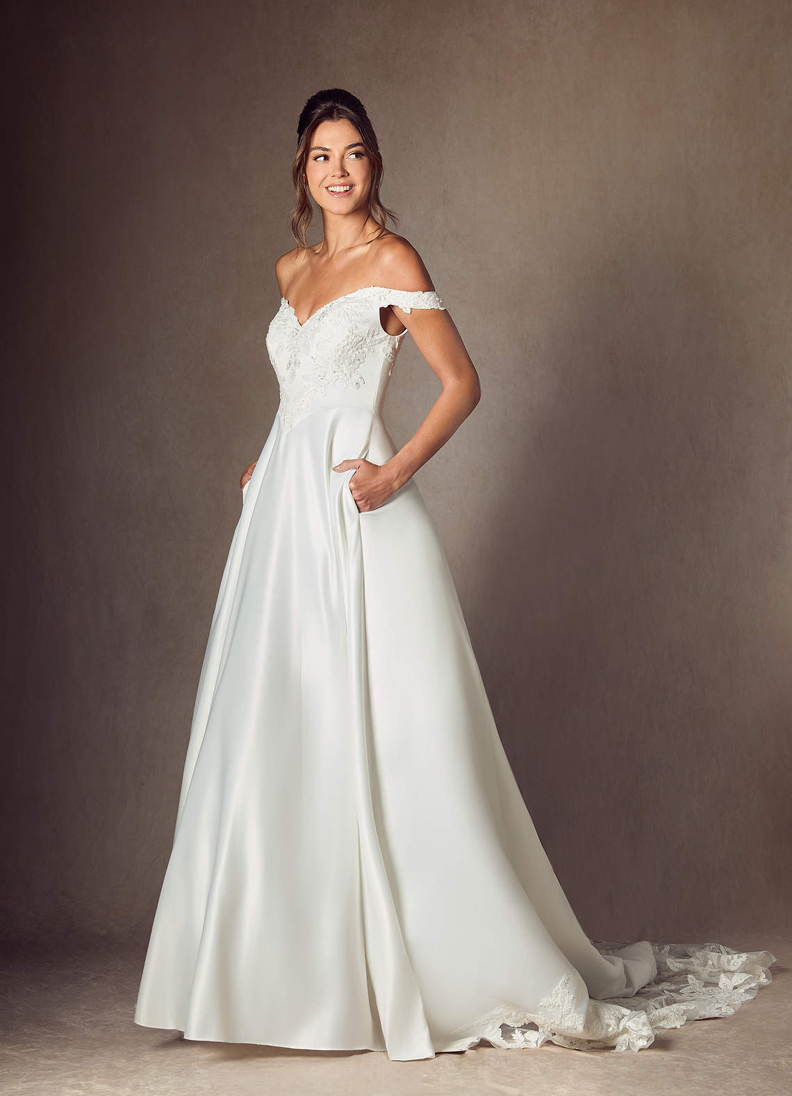 Azazie Kimberlee Wedding Dresses Diamond White Ball-Gown Sweetheart Neckline Lace Dress image4