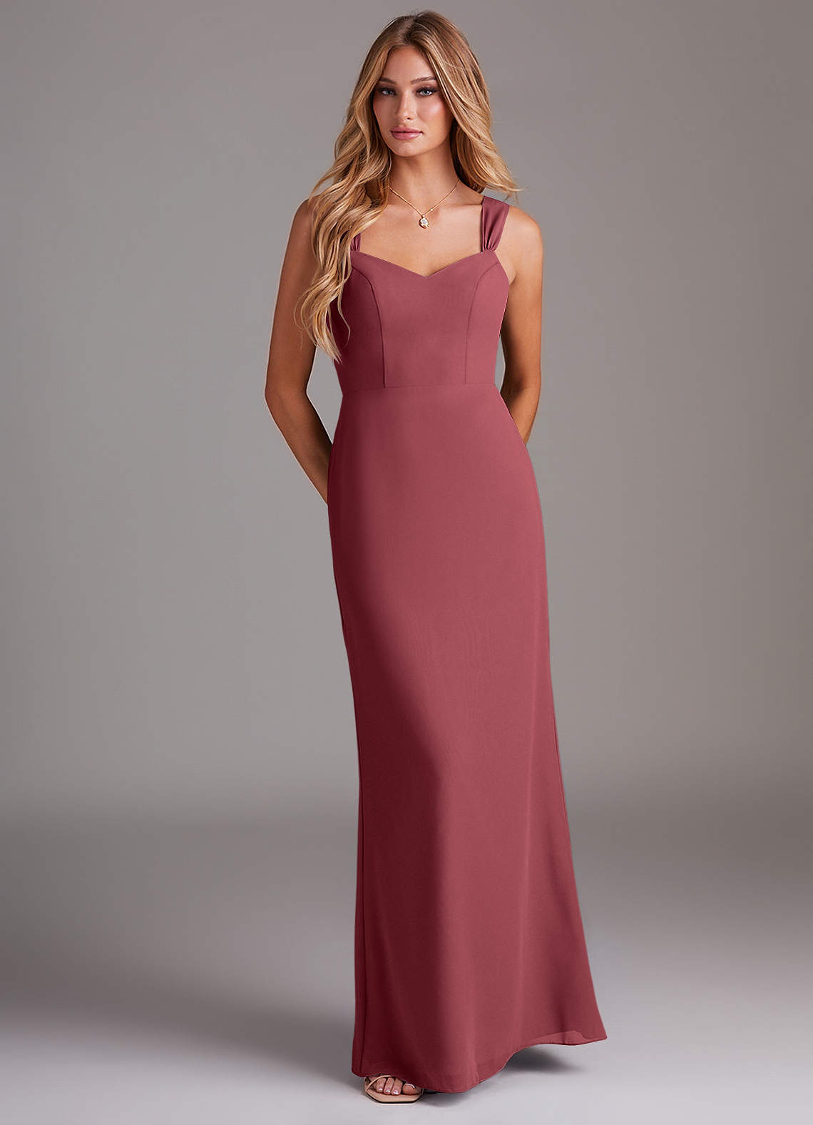 Azazie Denice Vestidos de damas de honor Vestido de Merlot de Gasa de Corte Recto con Plisado image1