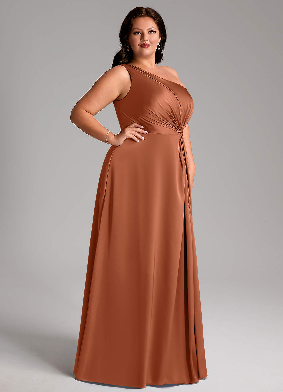 Azazie Brooke Robes de demoiselle d'honneur Robe Trapèze en Satin extensible Ue épaule Rose De Cèdre image9