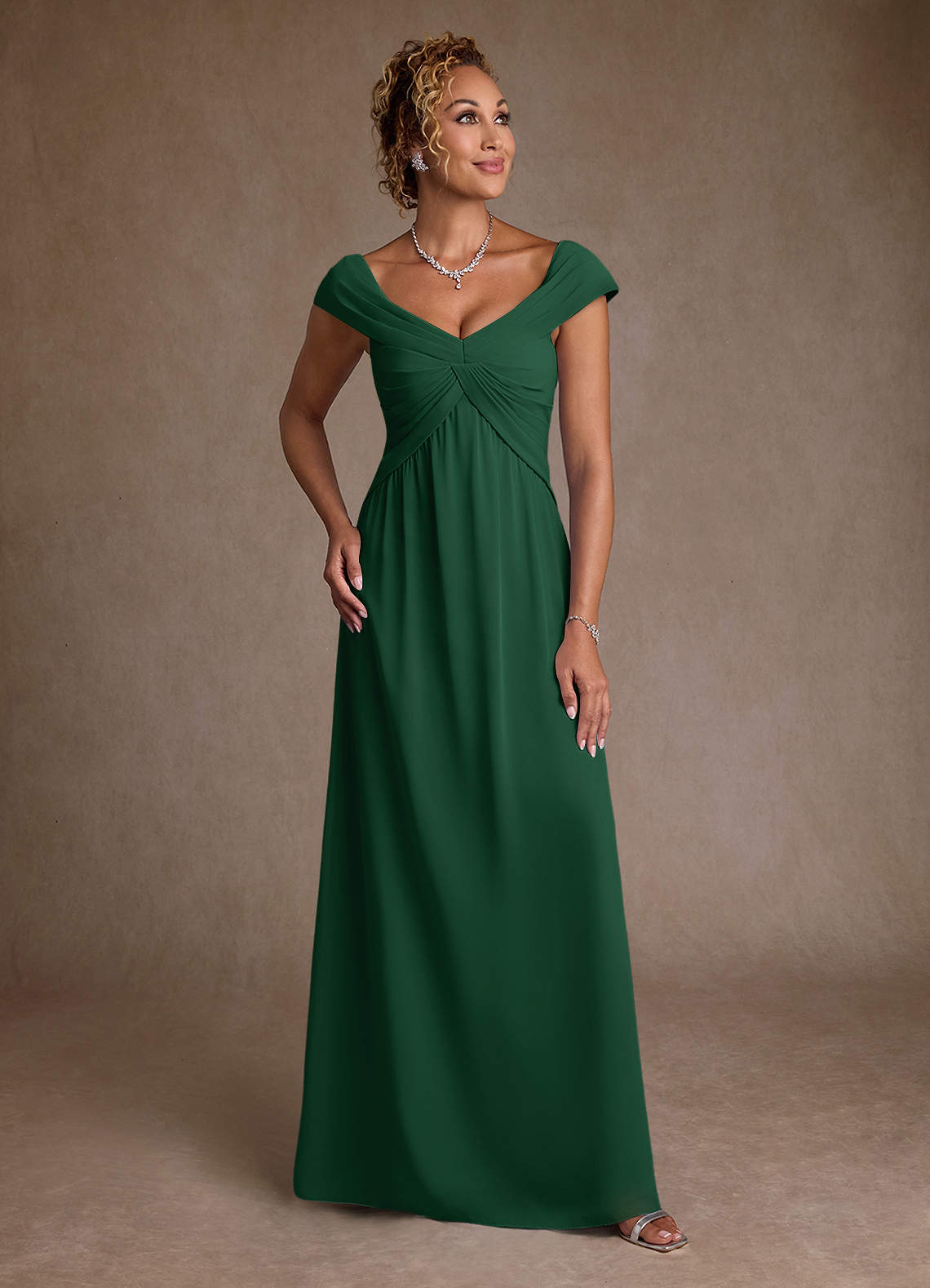 Azazie Myrtle vestidos de madre de la novia Vestido de Verde Oscuro de Gasa de Corte en A con Plisado image1