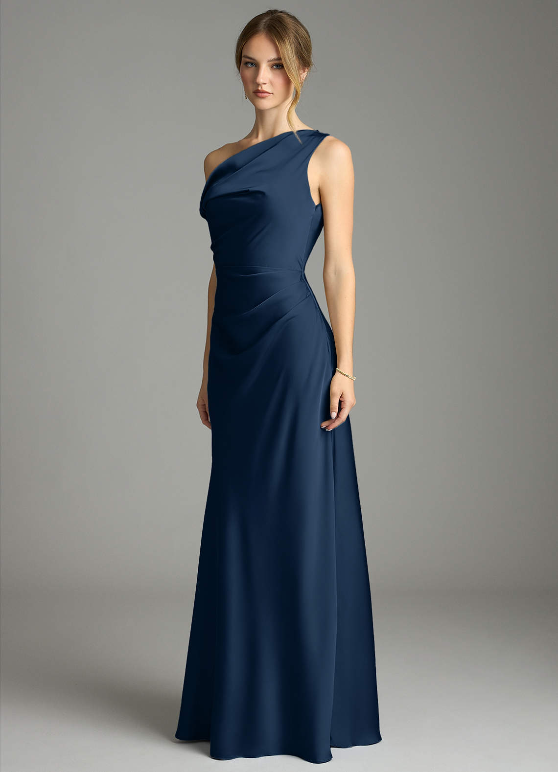 Azazie Emerson Vestidos de damas de honor Vestido de Azul Marino Oscuro de Satén Elástico de Corte Sirena con Vestidos sin tirantes image1
