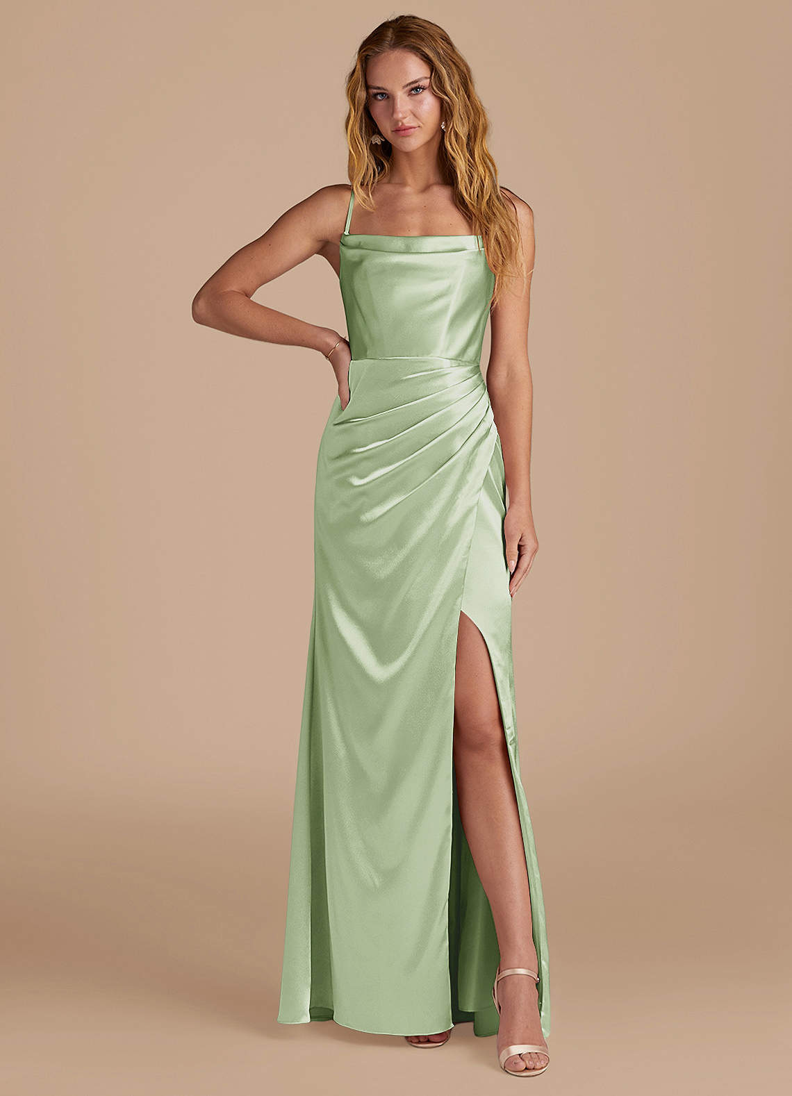 Azazie Marzia Abiti da Damigella Abito Sirena in Raso Metallizzato Plissettato Verde Salvia image1