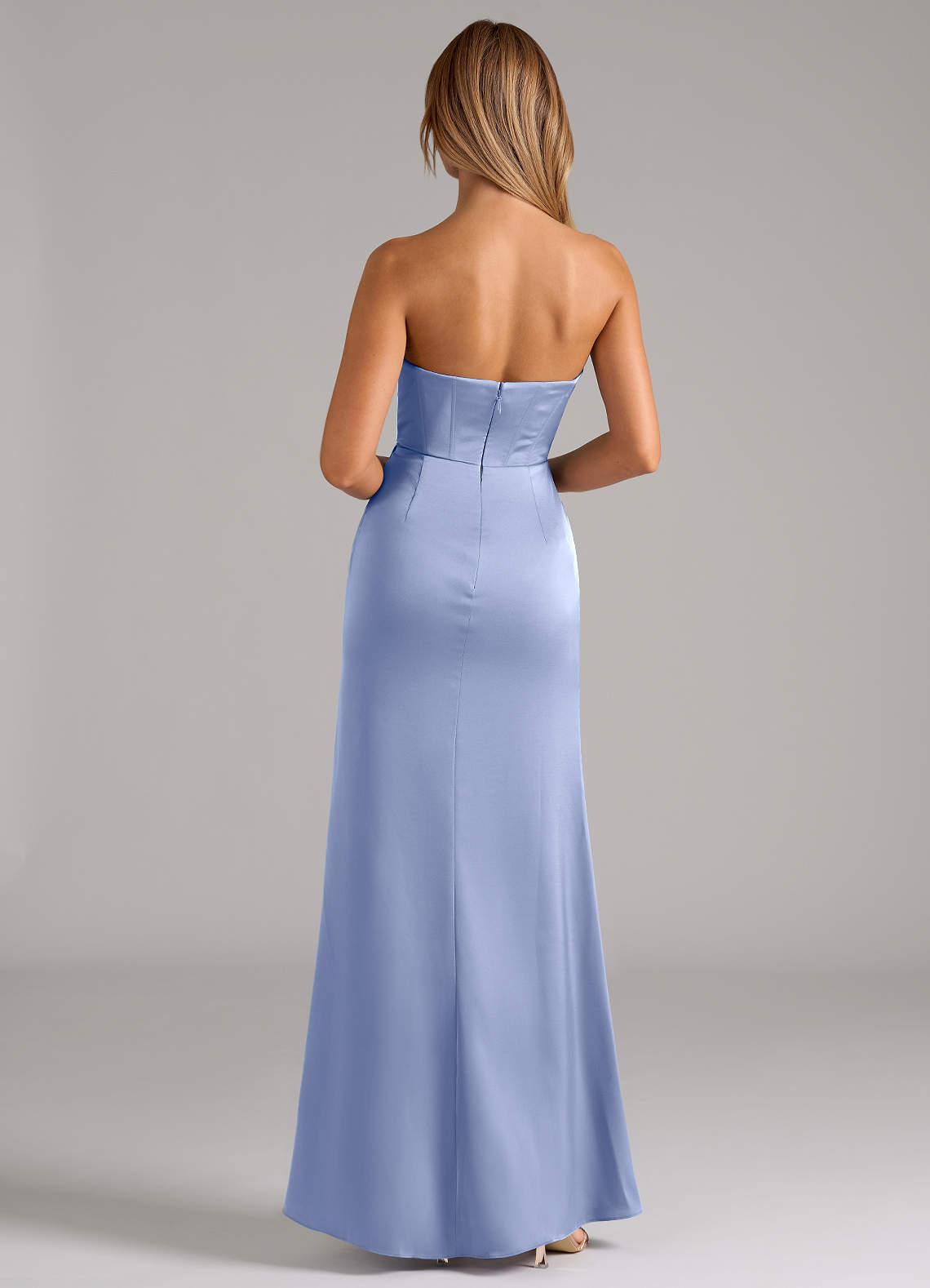 Azazie Johana Robes de demoiselle d'honneur Robe Sirène Convertible en Satin extensible Épaule décolletée Eis image6
