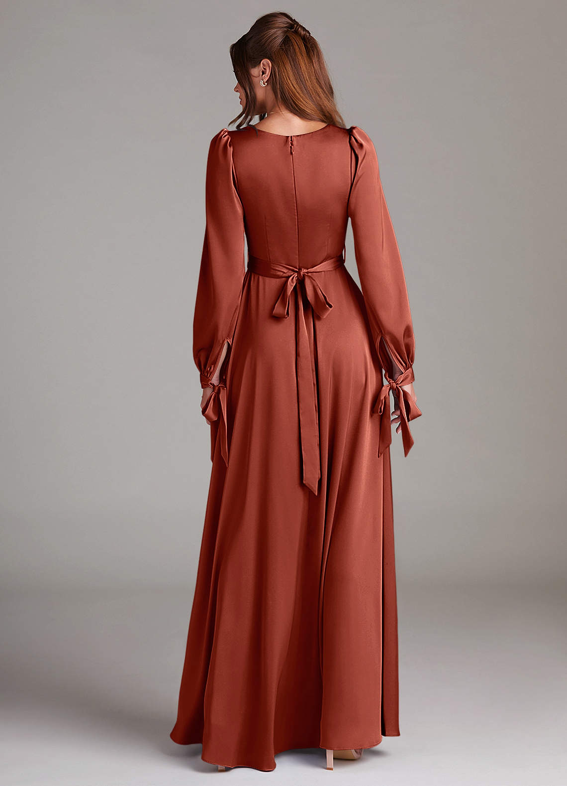 Azazie Leonia Robes de demoiselle d'honneur Robe Trapèze en Satin extensible Manche longue Terracotta image1