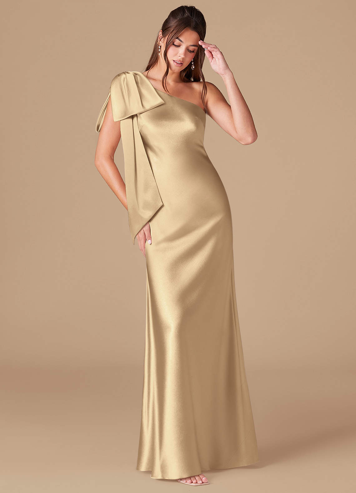 Azazie Capri Brautjungfernkleider Etui One-Shoulder Metallischer Satin Kleid Champagner image1
