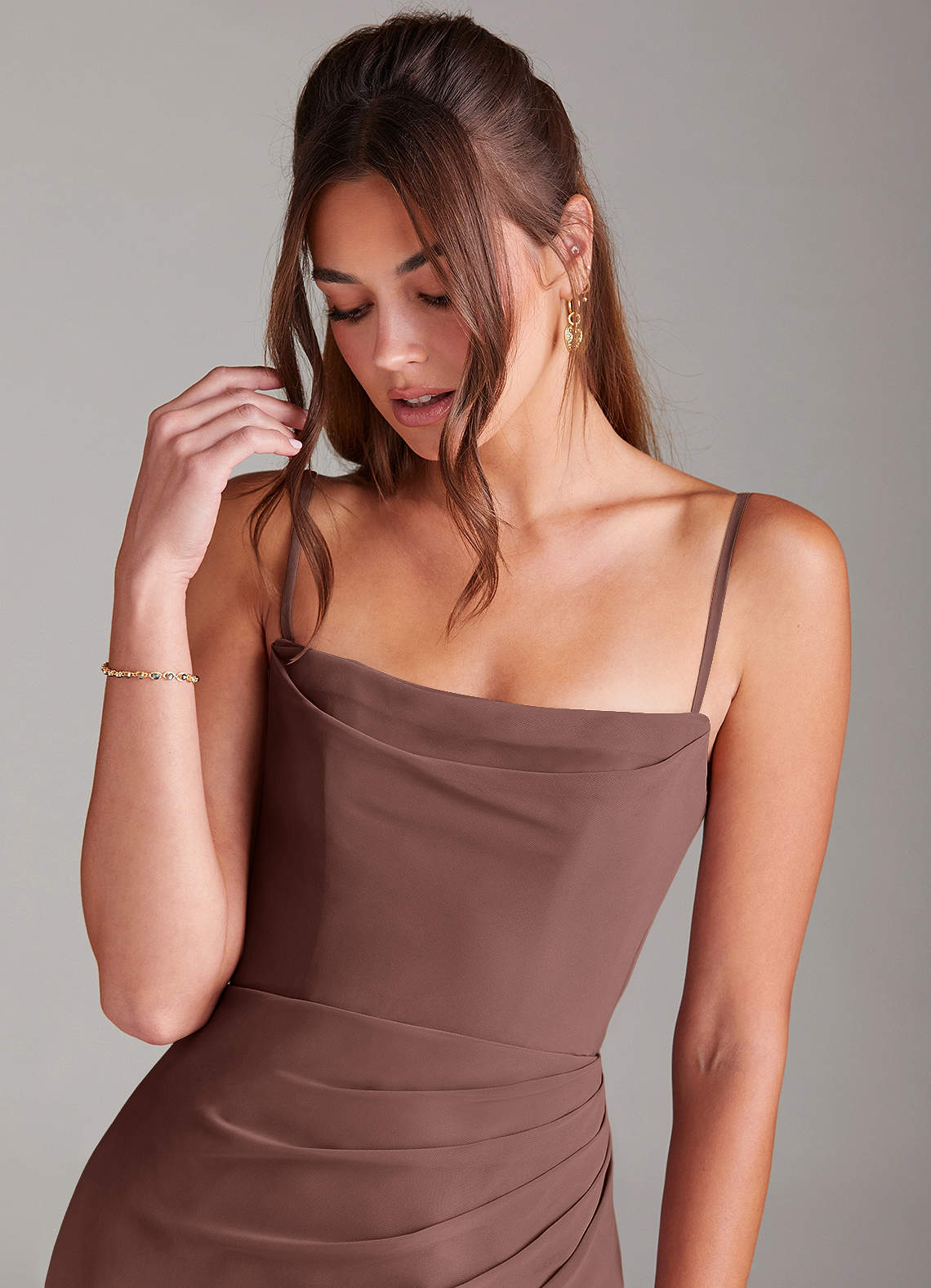 Azazie Leonis Vestidos de madrinha de casamento Vestido Café Expresso de Chiffon de Bainha com Sem alças image1
