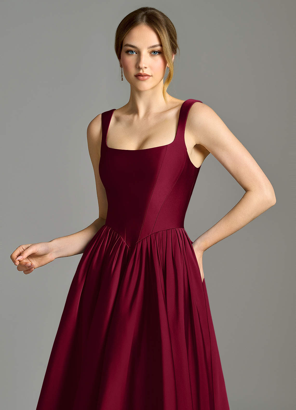 Azazie Verina Essayer des robes à la maison Robe Trapèze en Satin extensible Plissée Bleu Poussiéreux image1