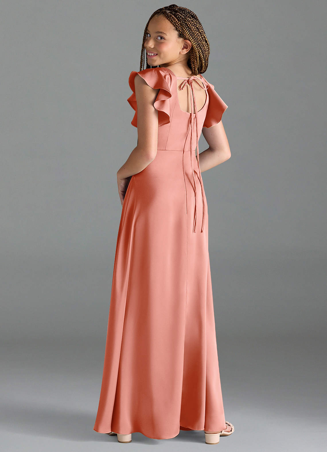 Azazie Bondi Junior Vestido Coral de Cetim elástico de Linha A com Fenda Lateral image4