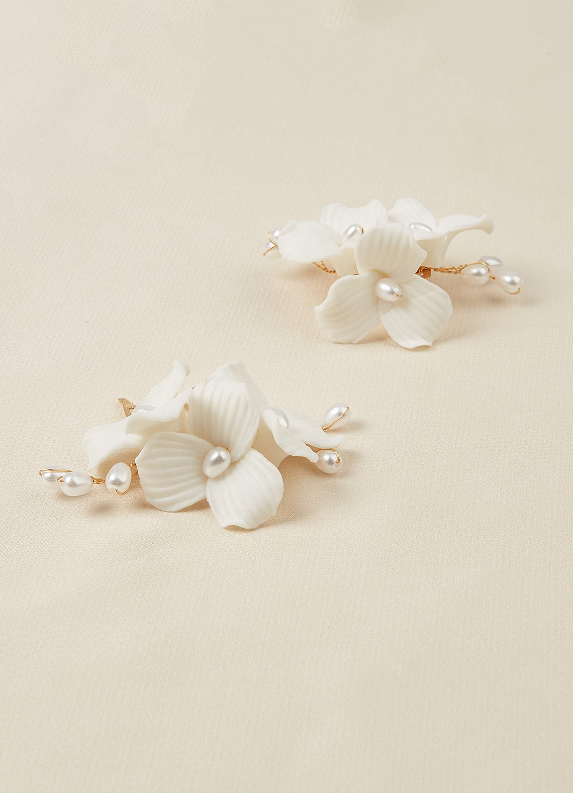 front Two-Piece Mini Floral Hair Comb Set