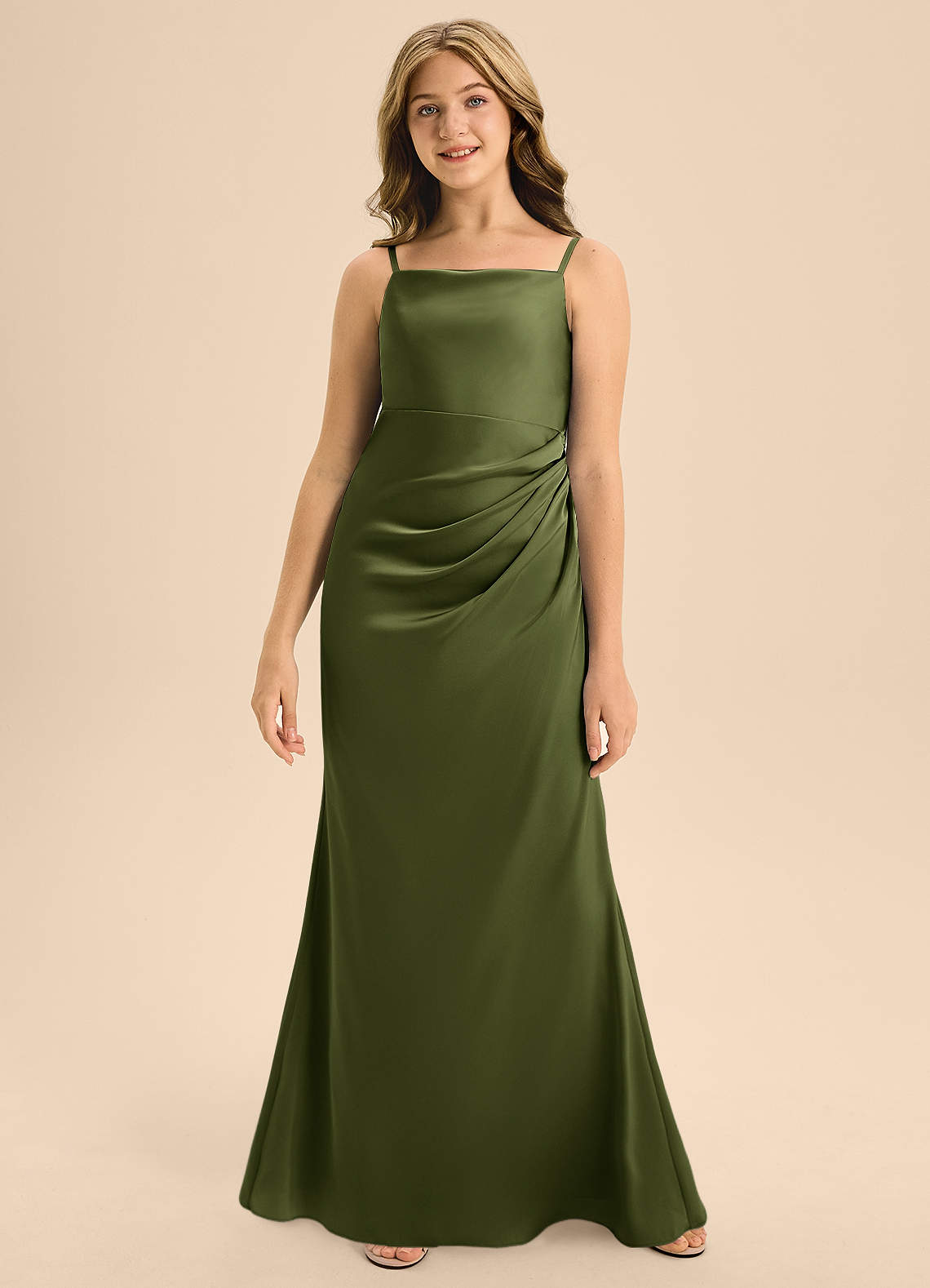 Azazie Renna Junior Vestido de Oliva de Satén Elástico de Corte en A con Plisado image3