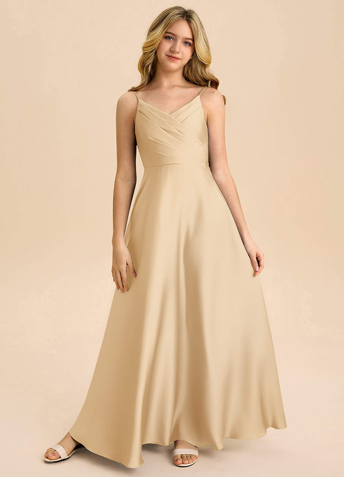 Azazie Bug Junior Robe Trapèze en Satin extensible Plissée Or image4