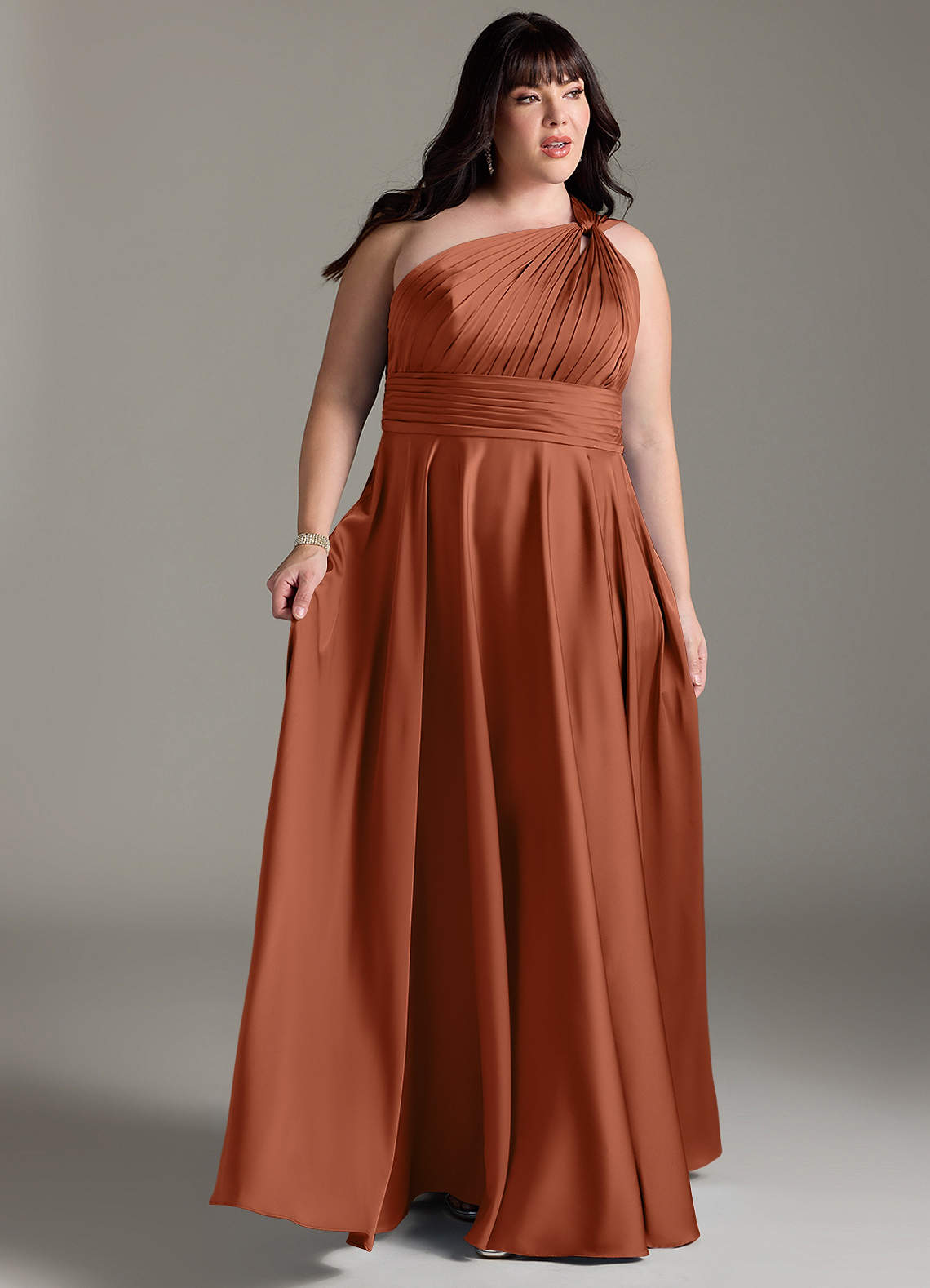 Azazie Charlize Robes de demoiselle d'honneur Robe Trapèze en Satin extensible Ue épaule Rose De Cèdre image10