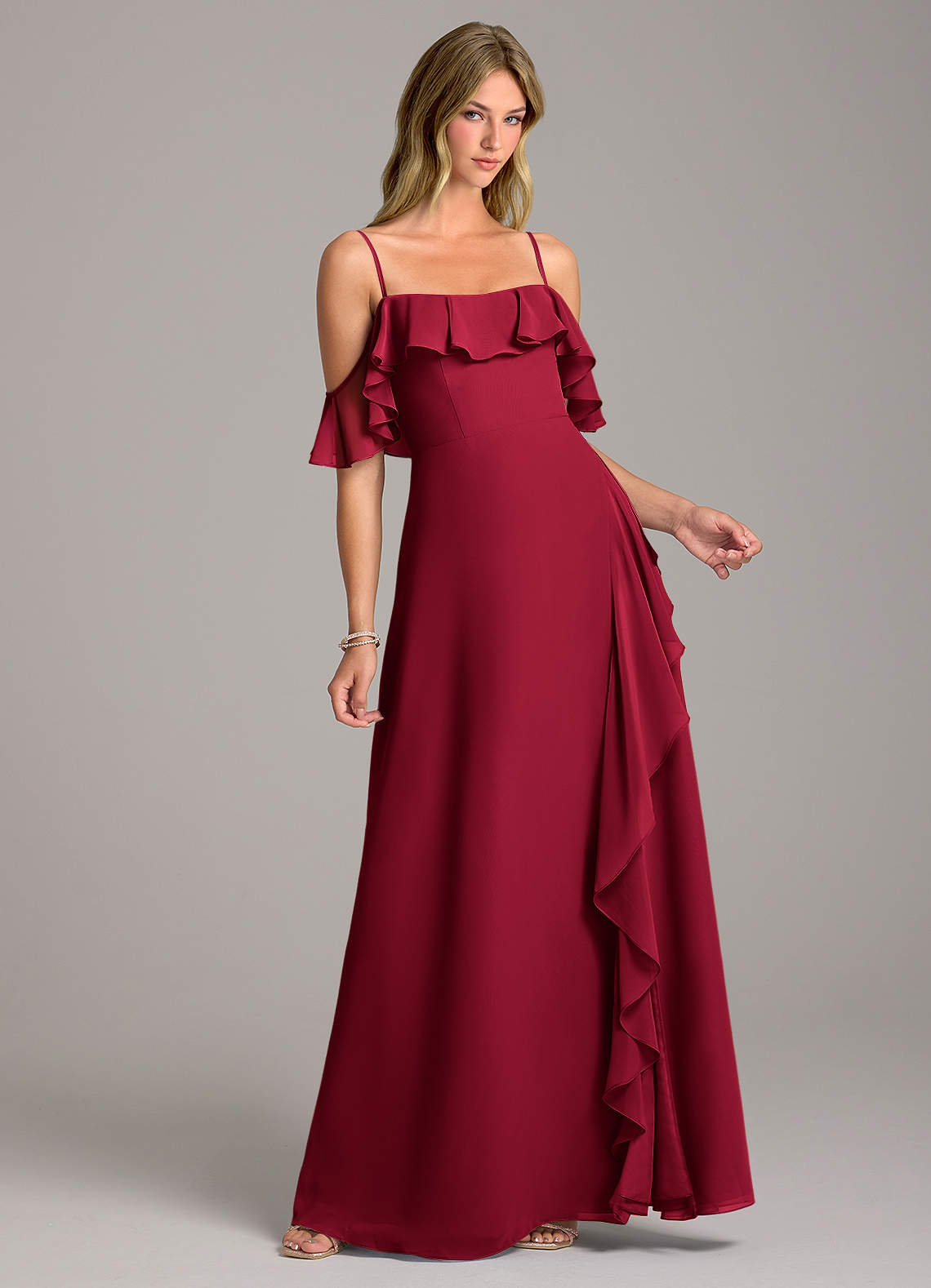 Azazie Aubrie Robes de demoiselle d'honneur Robe Trapèze en Mousseline de soie Épaule décolletée Bourgogne image1