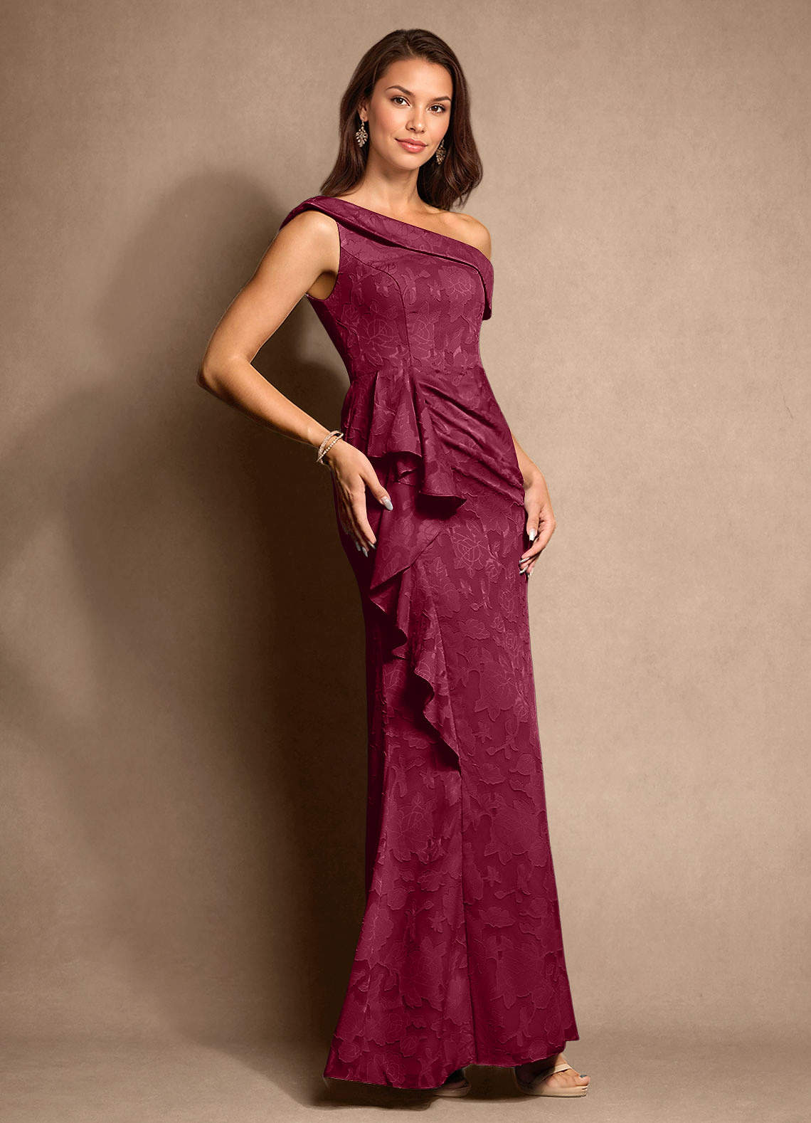 Azazie Hamptons vestidos de madre de la novia Vestido de Borgoña de Devorado Floral de Corte En A con Plisado image3