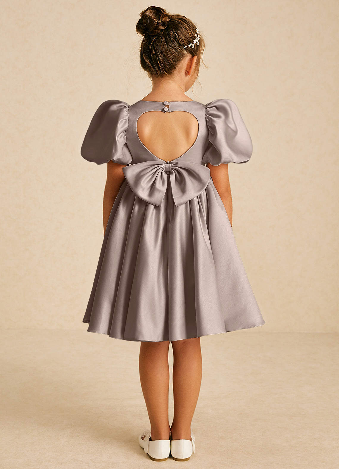 Azazie Muffin vestidos de niña de las flores Vestido de Gris Pardo de Satin Mate de Corte En A con Con mangas image1