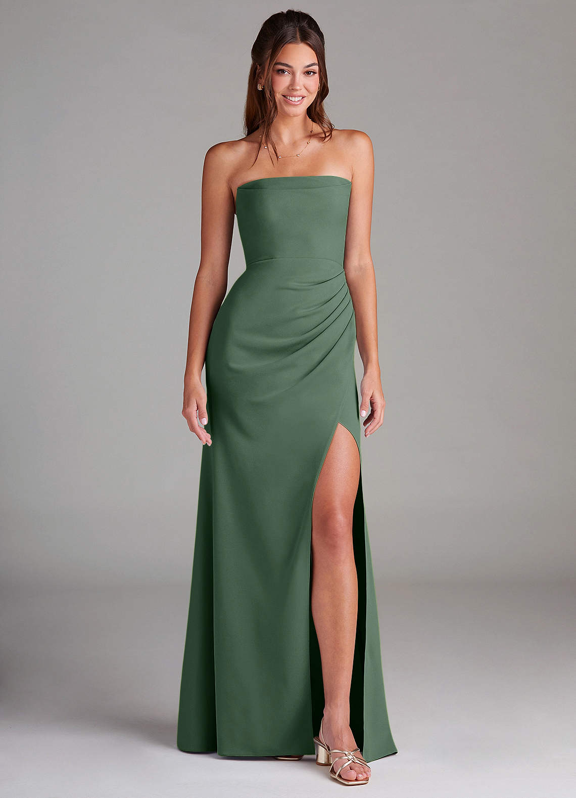 Azazie Leonis Vestidos de damas de honor Vestido de Eucalipto de Crepé elástico de Corte Recto Convertible con Sin tirantes image1