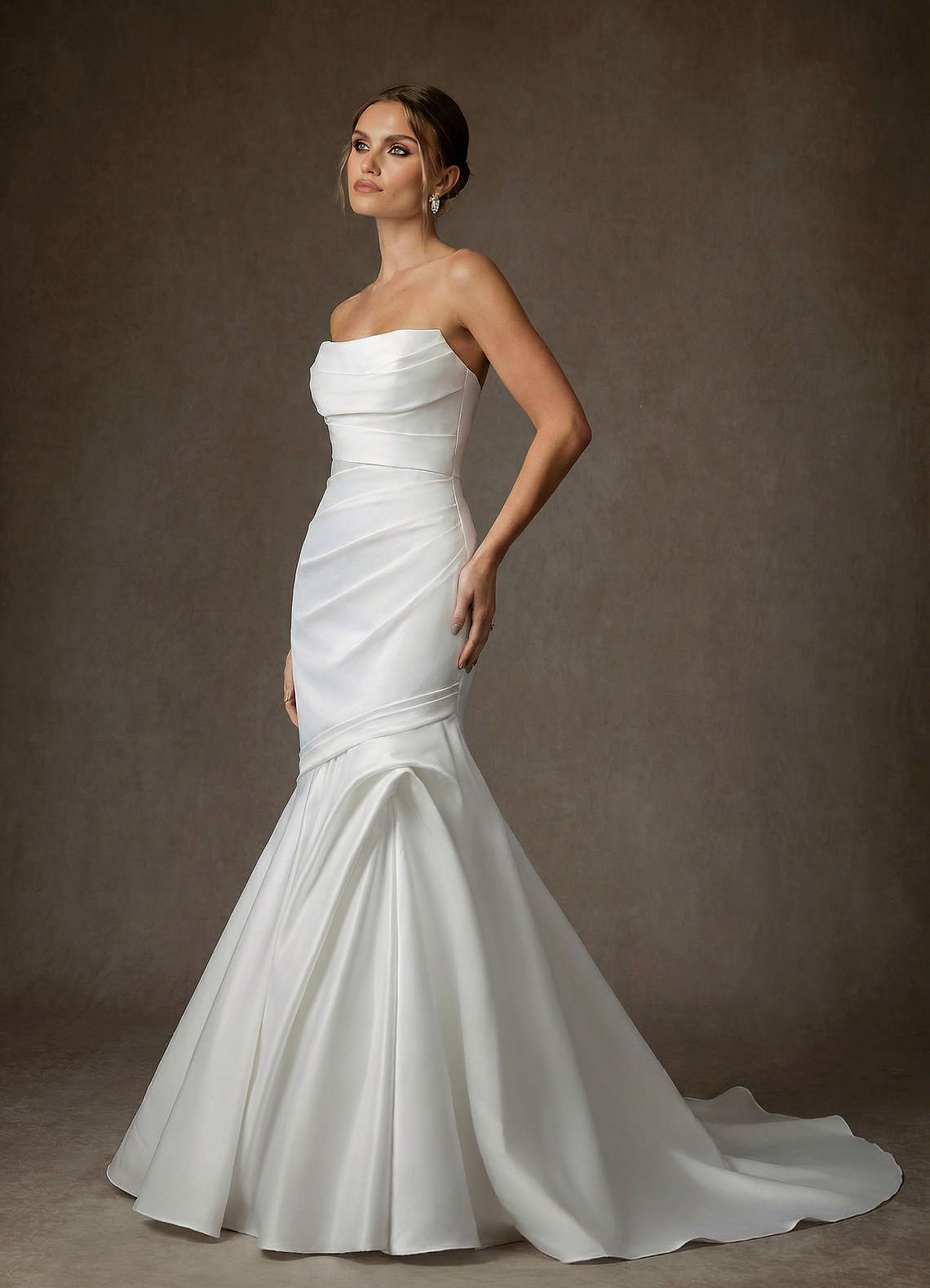 Azazie Abelia Bröllopsklänningar Klä av Sjöjungfru i Satin Axelbandslös Diamantvit image4