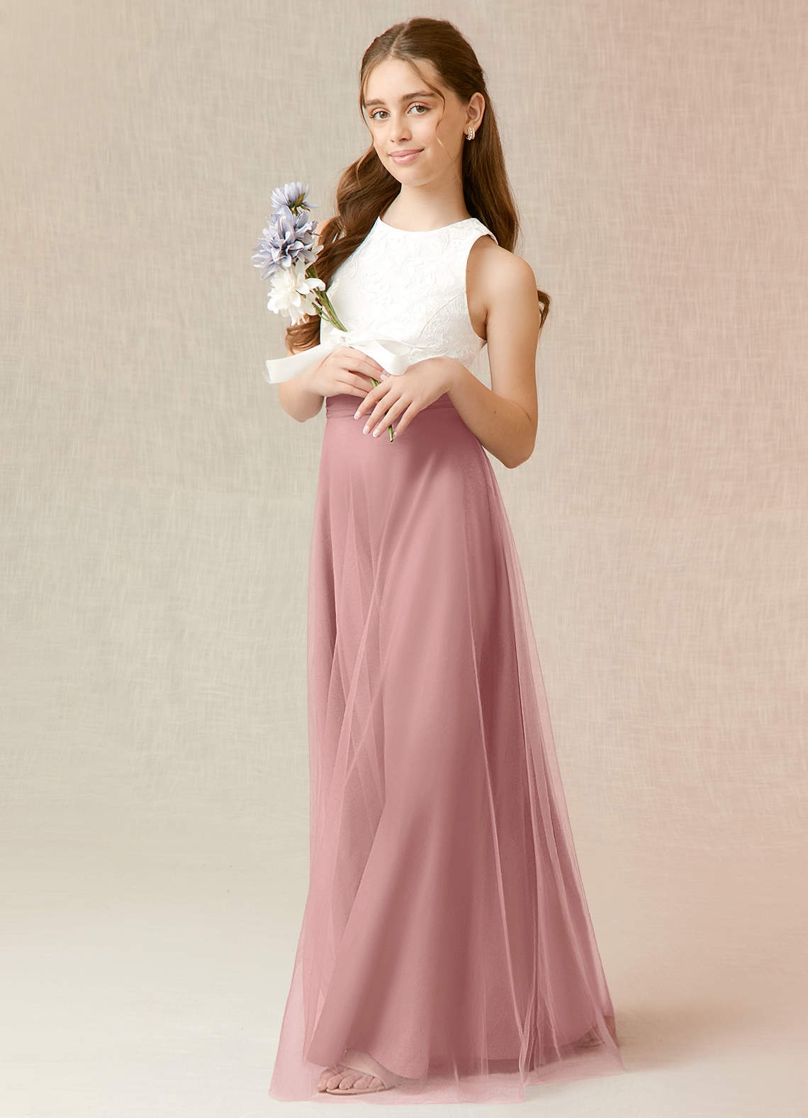 Azazie Albertine Junior Vestido de Rosa Polvorienta de Gasa de Corte en A con Encaje image3