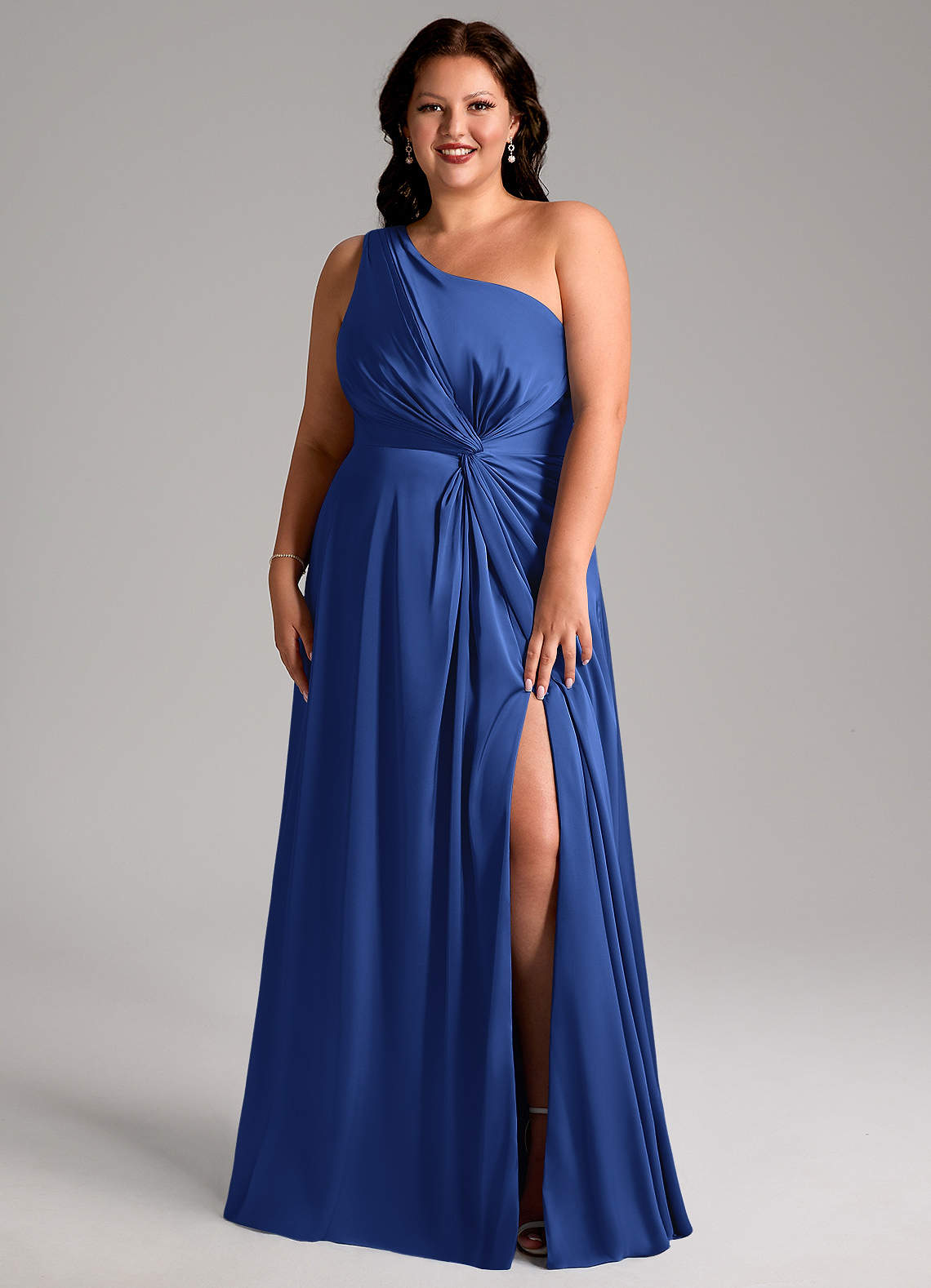 Azazie Brooke Robes de demoiselle d'honneur Robe Trapèze en Satin extensible Ue épaule Bleu Roi image1