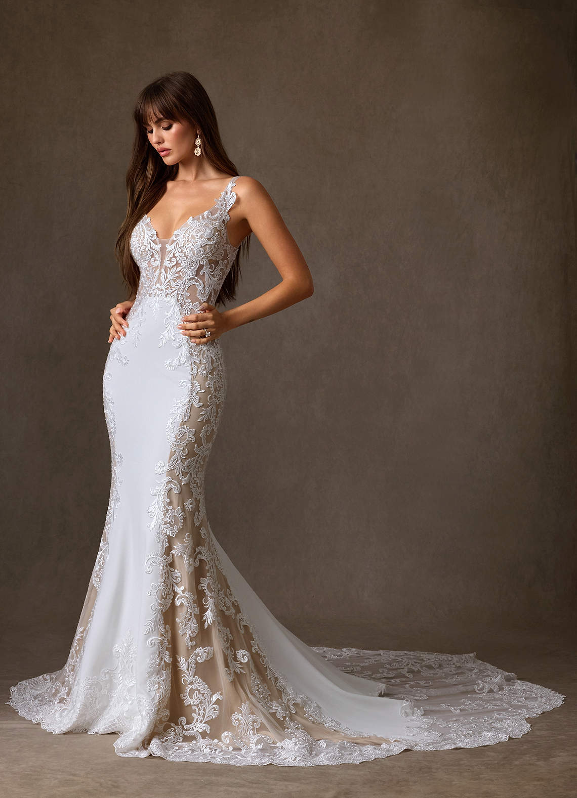 Azazie Estephanie Probar vestidos en casa Vestido de Blanco Diamante Nude de Crepé elástico de Corte Sirena con Lentejuela image5