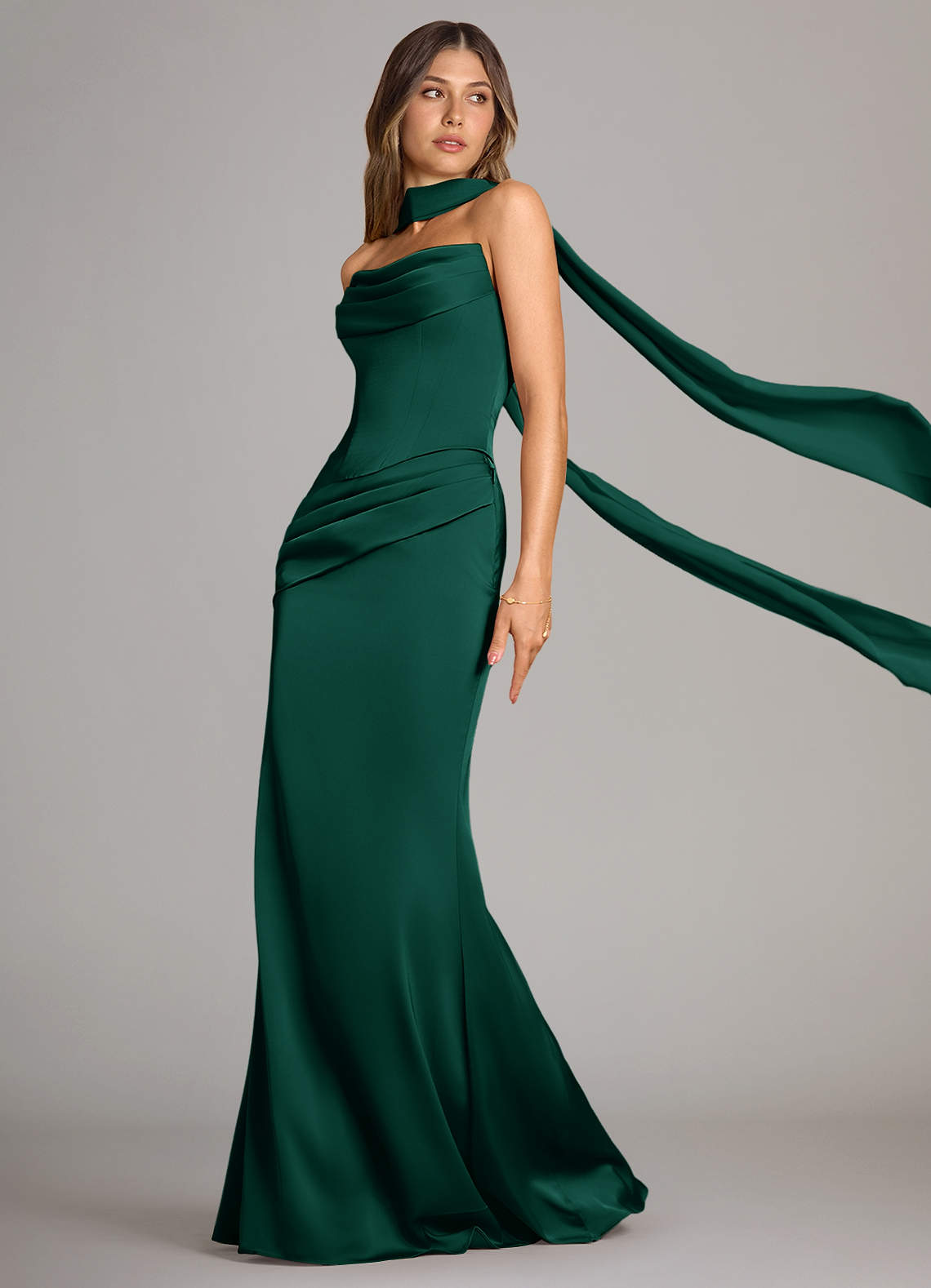 Azazie Sorrel Vestidos de damas de honor Vestido de Esmeralda de Satén Elástico de Corte Sirena Convertible con Sin tirantes image3