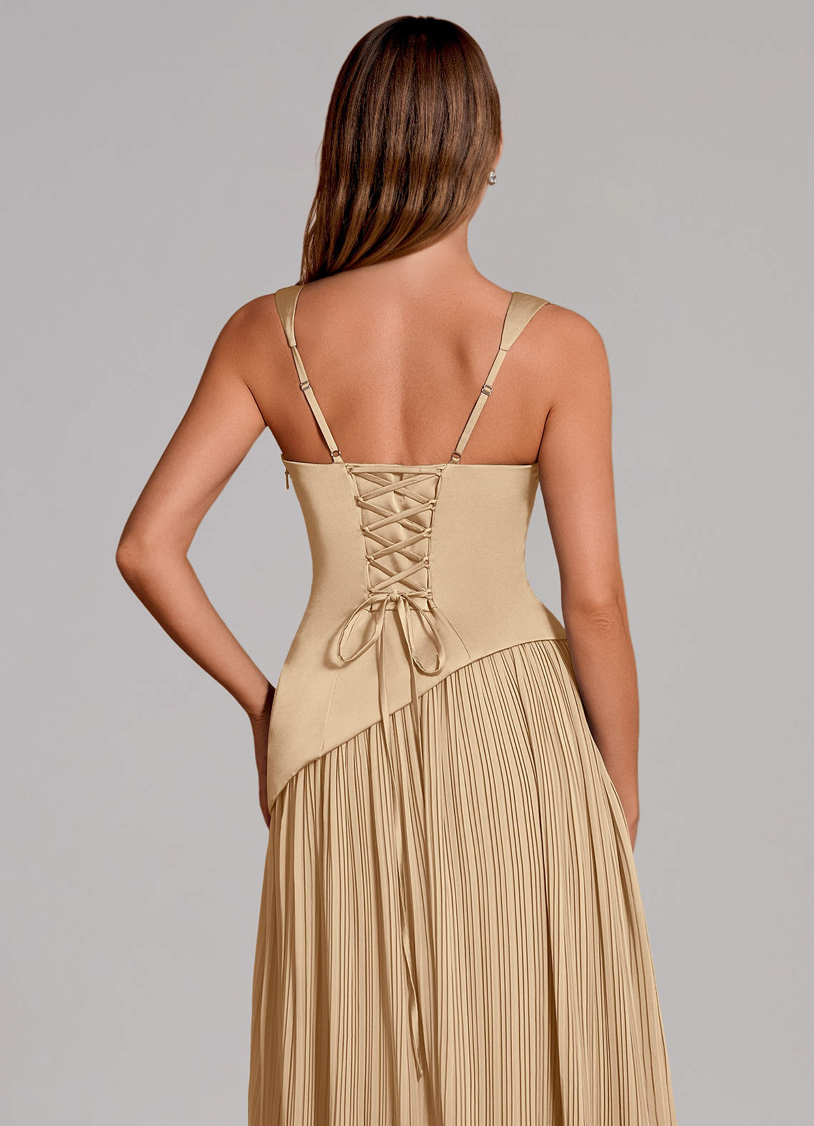 Azazie Stephanie Robes de demoiselle d'honneur Robe Trapèze en Satin extensible Plissée Champagne image1