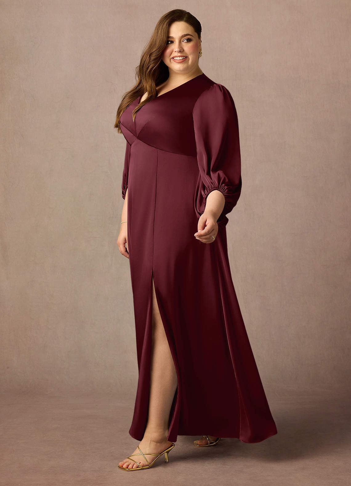 Azazie Luna Abiti per la Madre della Sposa Abito A-Line in Raso Elasticizzato Plissettato Cabernet image2