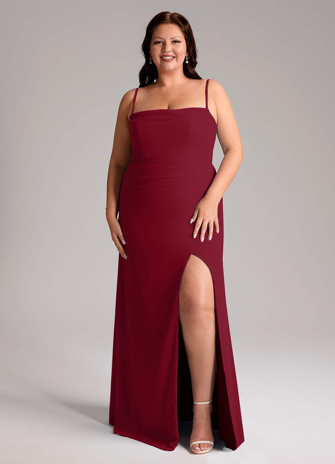 Azazie Leonis Jurken voor bruidsmeisjes Converteerbaar Jurk van Chiffon met Kolom Strapless Bourgondië image1