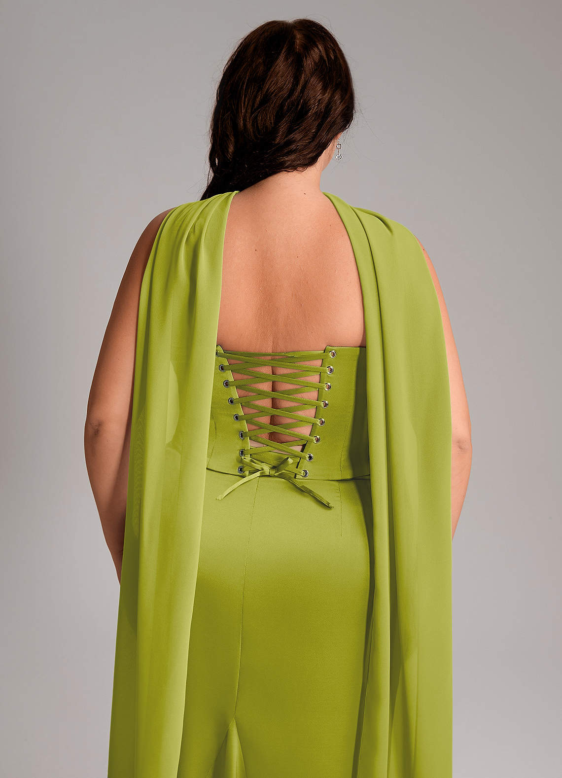 Azazie Sorrel Essayer des robes à la maison Robe Sirène Convertible en Satin extensible Sans bretelles Agave image11