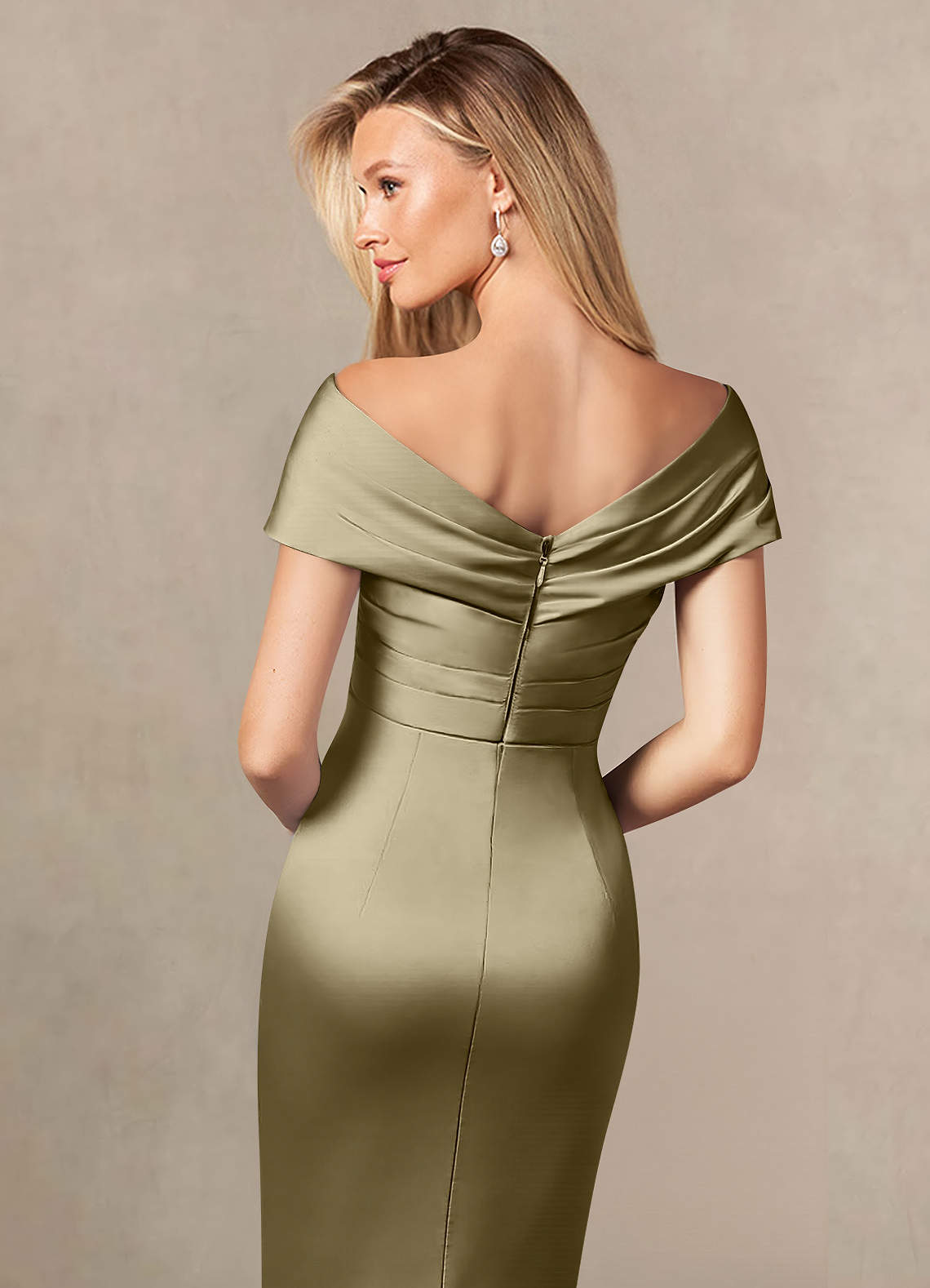 Azazie Ludlow vestidos de madre de la novia Vestido de Musgo Verde de Satén Elástico de Sirena con Plisado image4