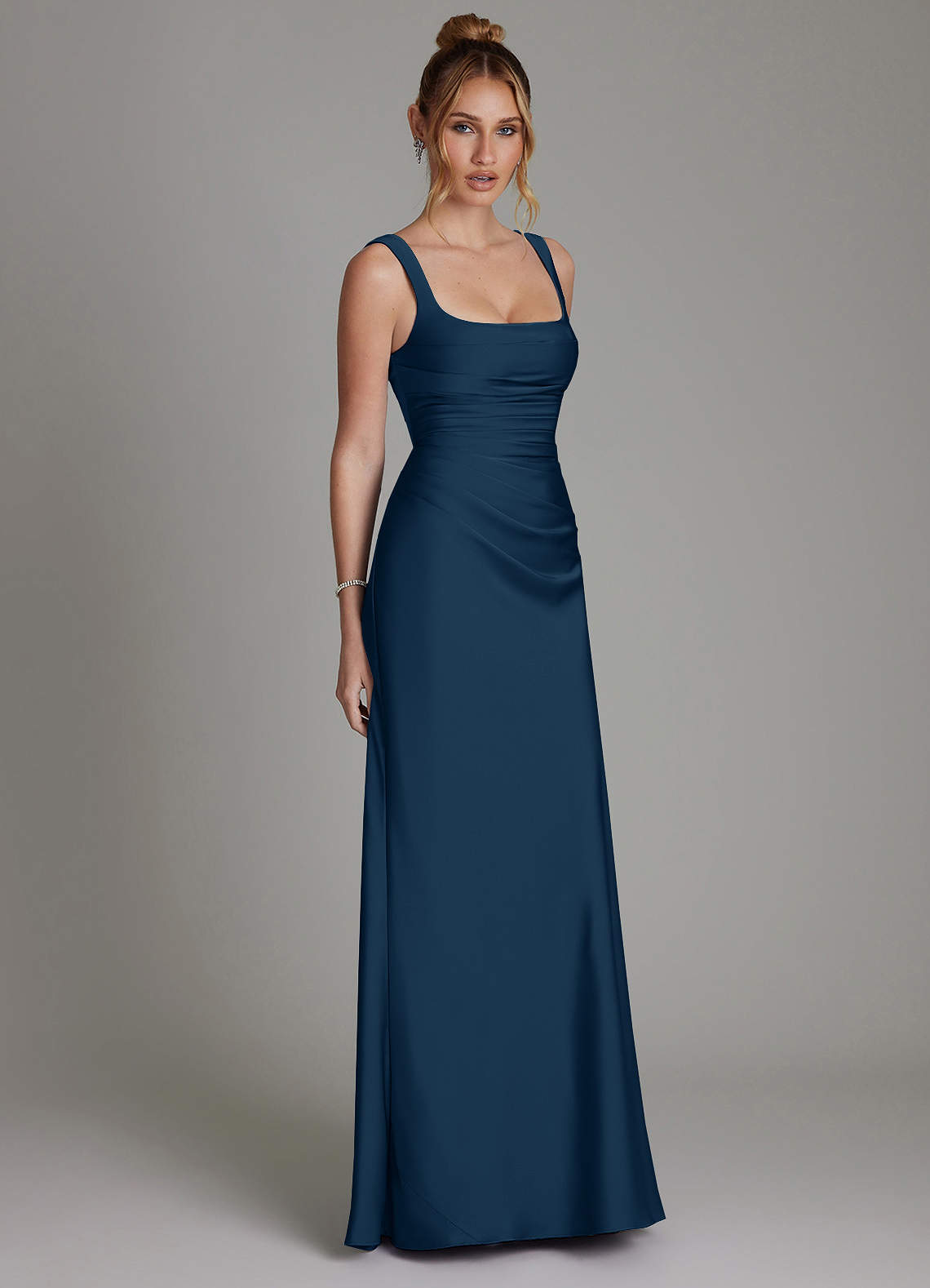 Azazie Agustina Robes de demoiselle d'honneur Robe Sirène en Satin extensible Corset Bleu Marine Foncé image3