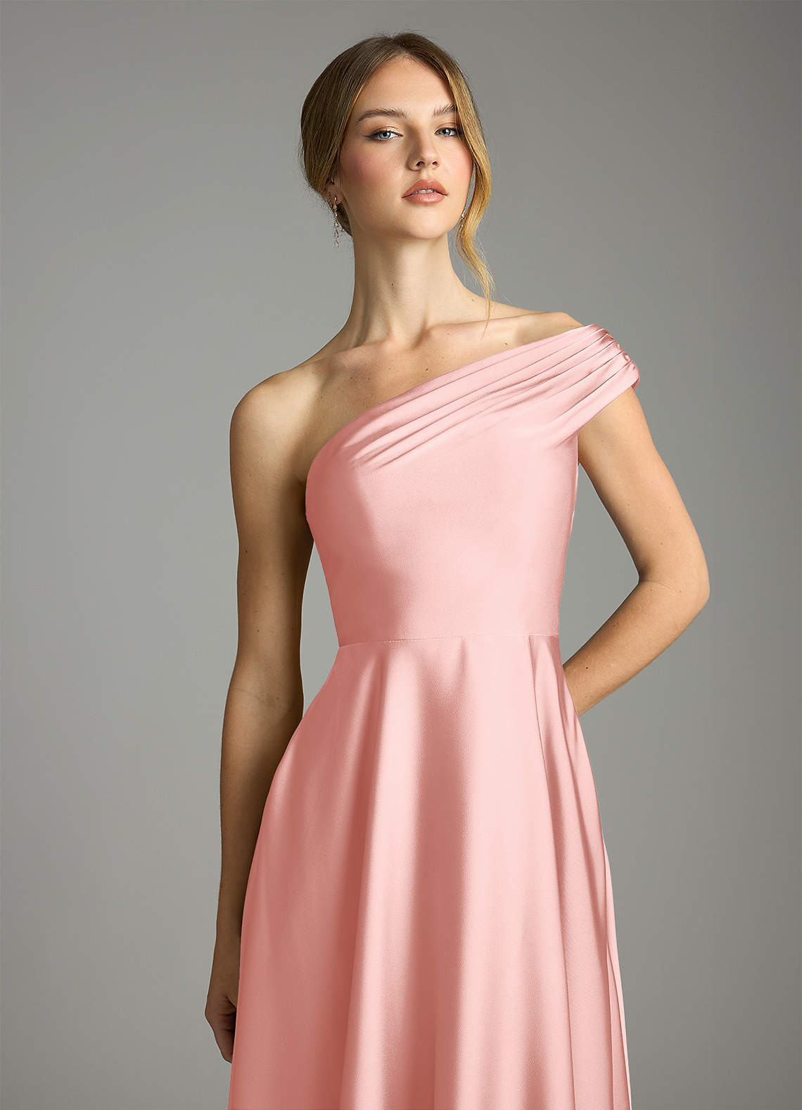 Azazie Melanie Vestidos de damas de honor Vestido de Rosa Empolvado de Satén Elástico de Línea A con Vestidos sin tirantes image5