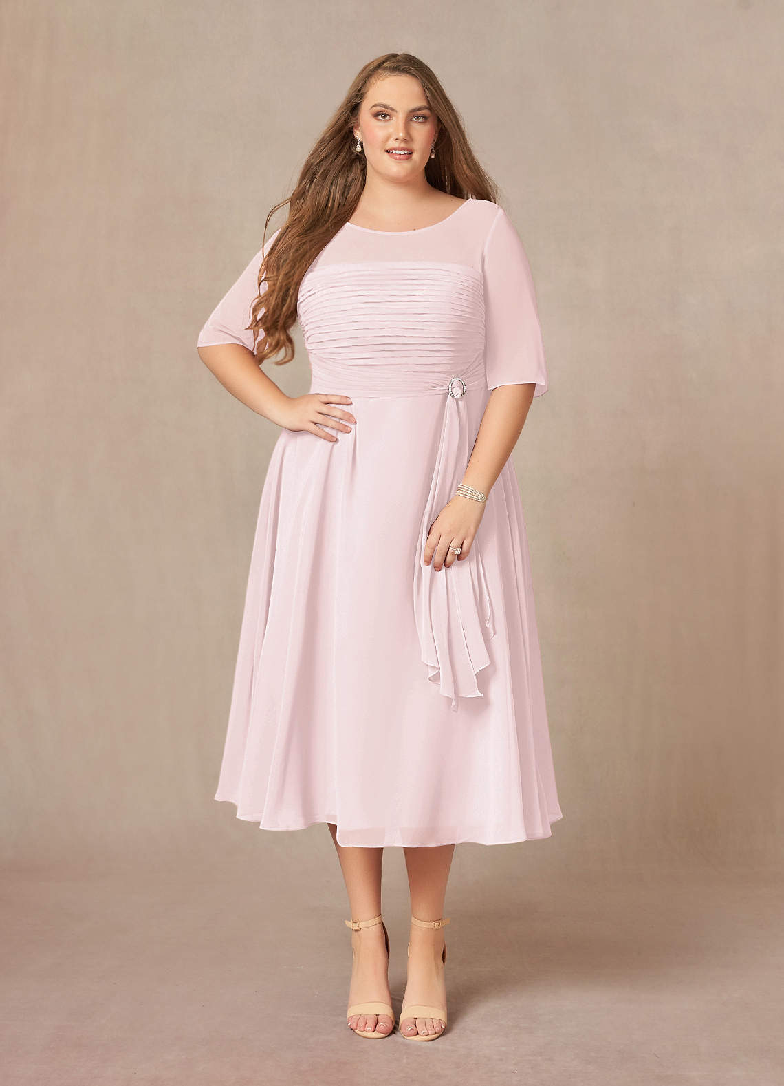 Azazie Naomi Mère de la mariée Robes Robe Trapèze en Mousseline de soie Col bateau plissé Rose Pâle image1