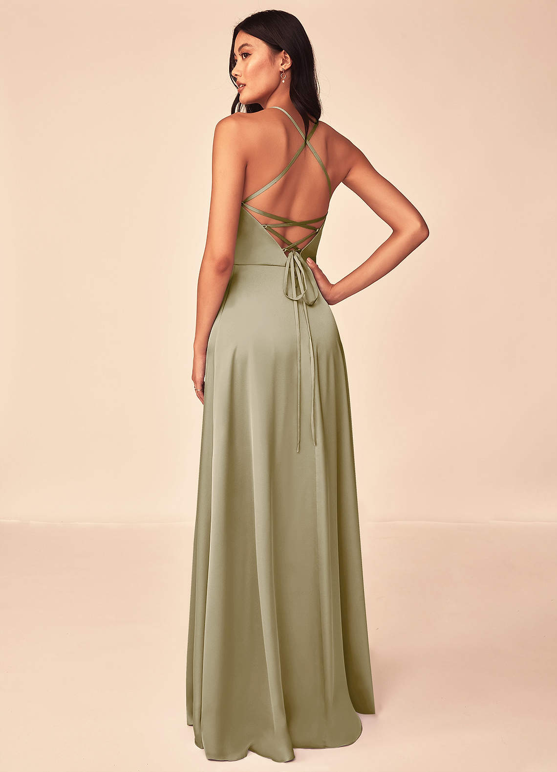 Azazie Mei Vestidos de damas de honor Vestido de Musgo Verde de Satén Elástico de Corte en A con Cuello en V image1