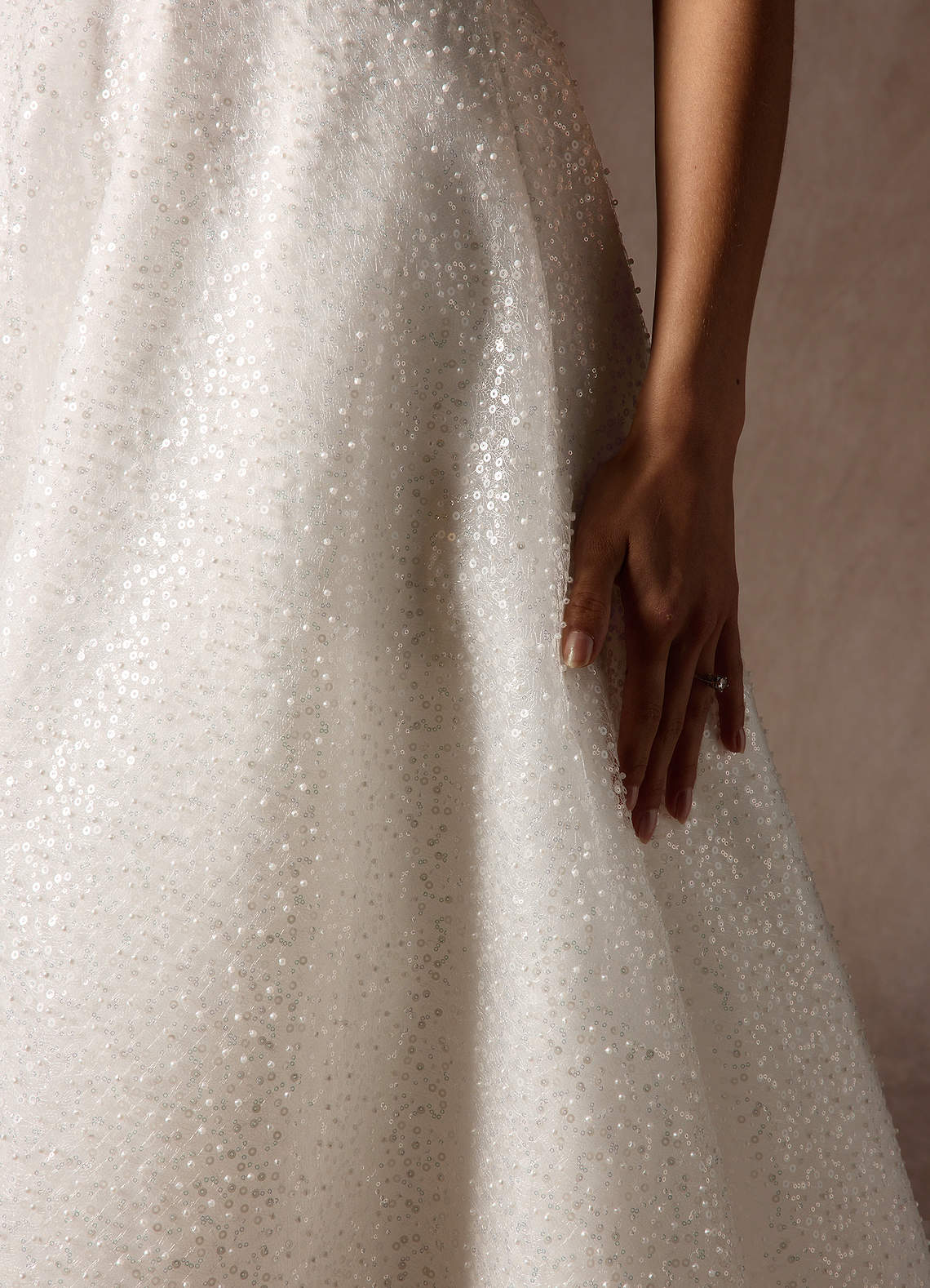 Azazie Nicolette Vestidos de novia Vestido de Diamante Blanco de Cuentas de Corte en A con Sin tirantes image7