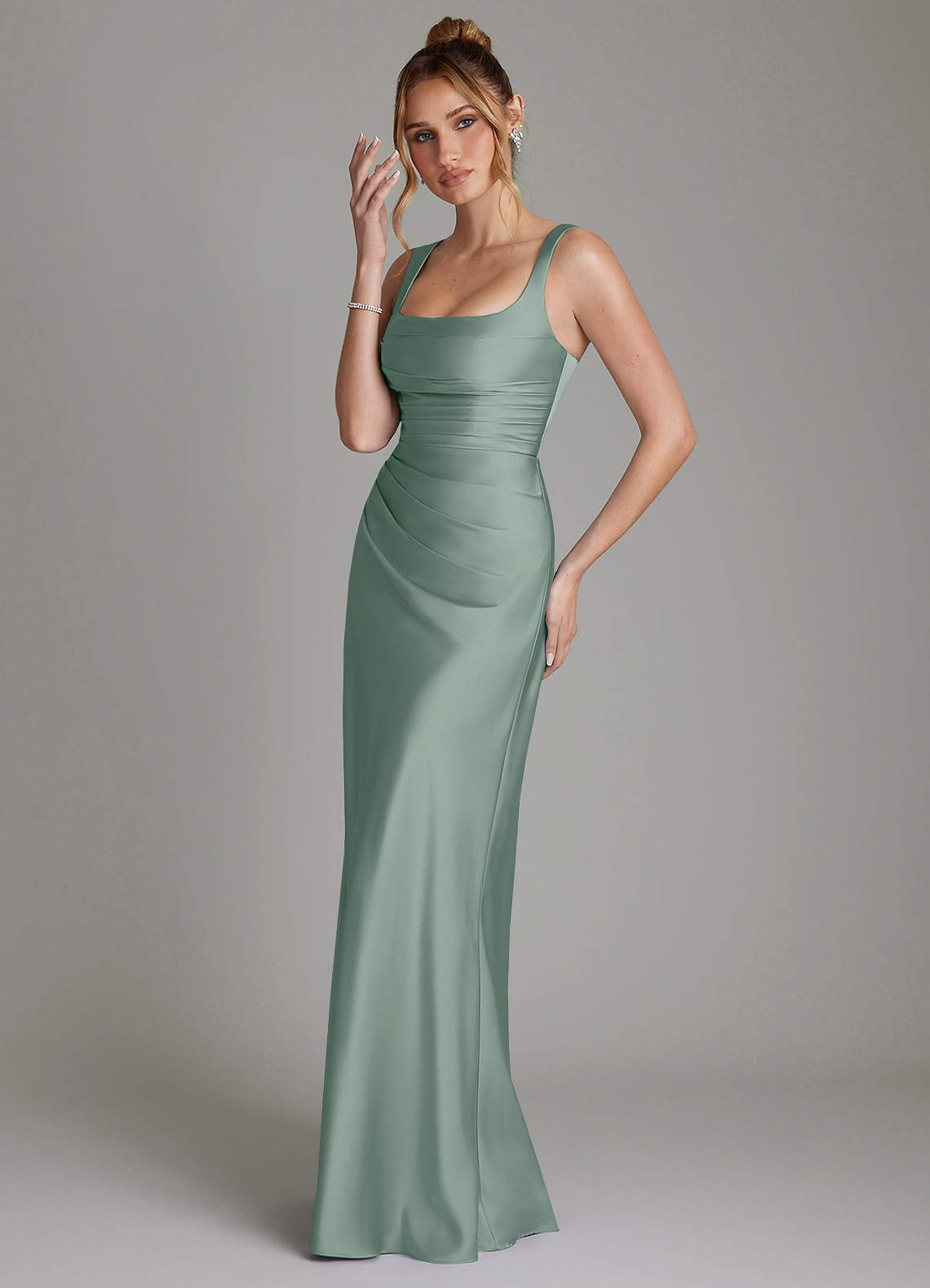 Azazie Agustina Robes de demoiselle d'honneur Robe Sirène en Satin extensible Corset Sauge D'argent image4