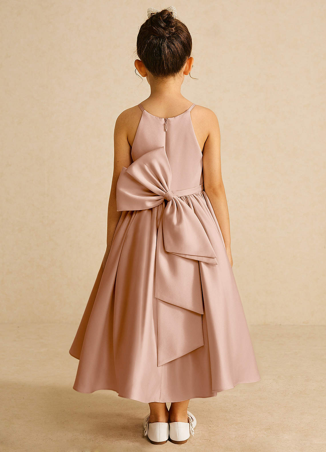 Azazie Sunray Robe Demoiselle D'honneur Fillette Robe Trapèze en Mat Satiné Bretelle Spaghetti Champagne Rosé image1