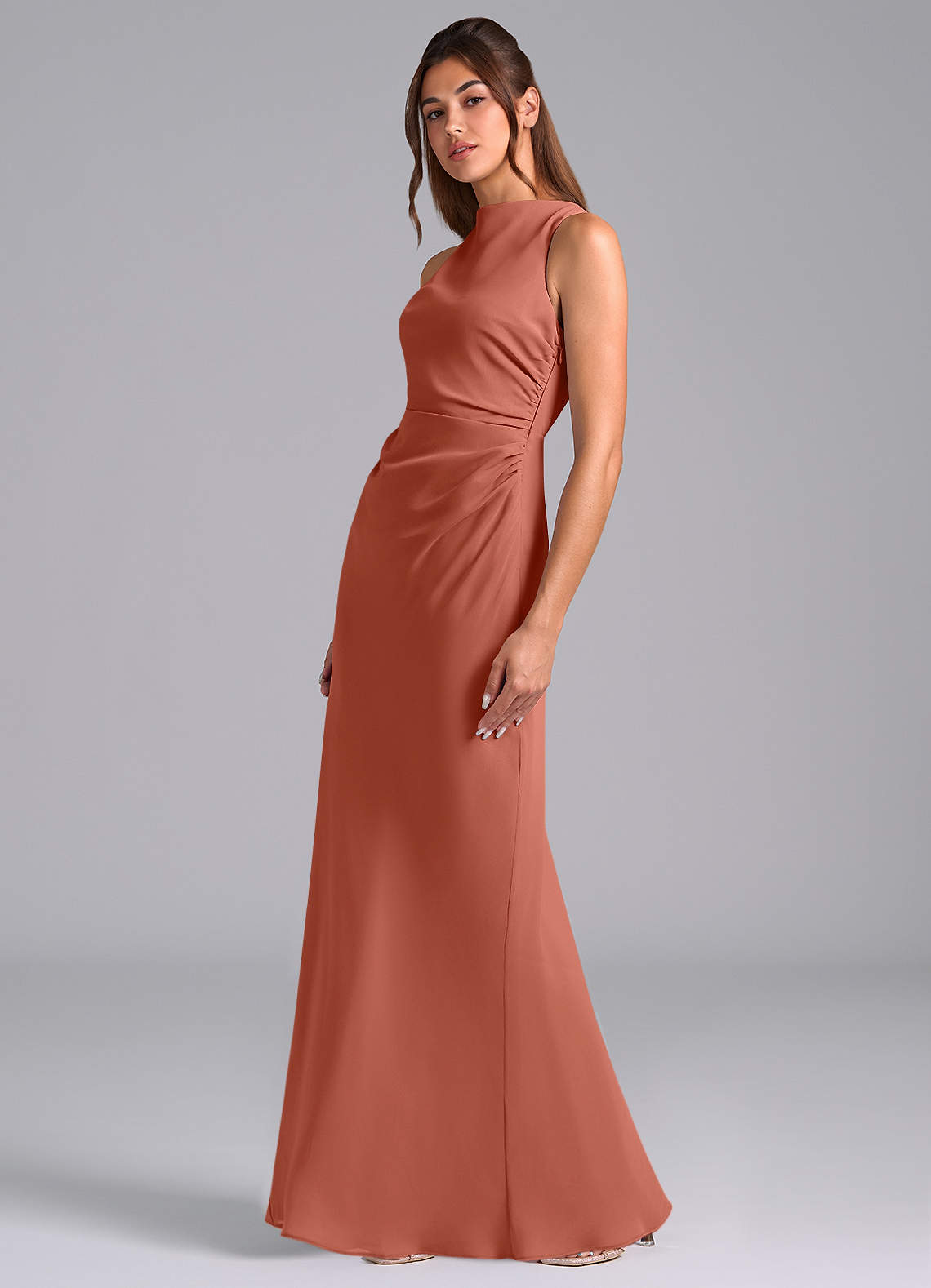Azazie Evadne Robes de demoiselle d'honneur Robe Trapèze en Mousseline de soie Plissée Argile image1