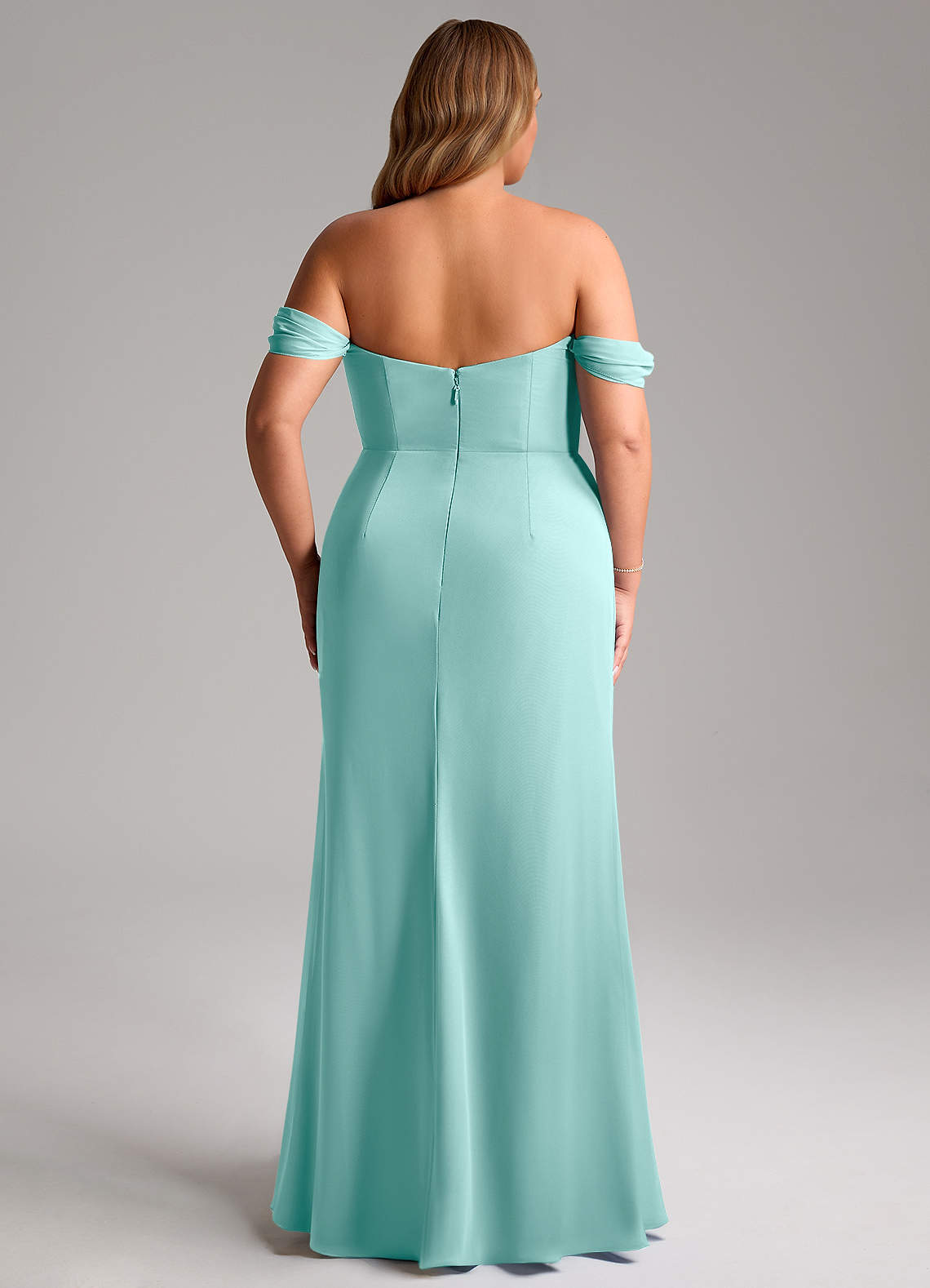 Azazie Saige Vestidos de damas de honor Vestido de Aqua de Gasa de Corte en A Convertible con Vestidos sin tirantes image14